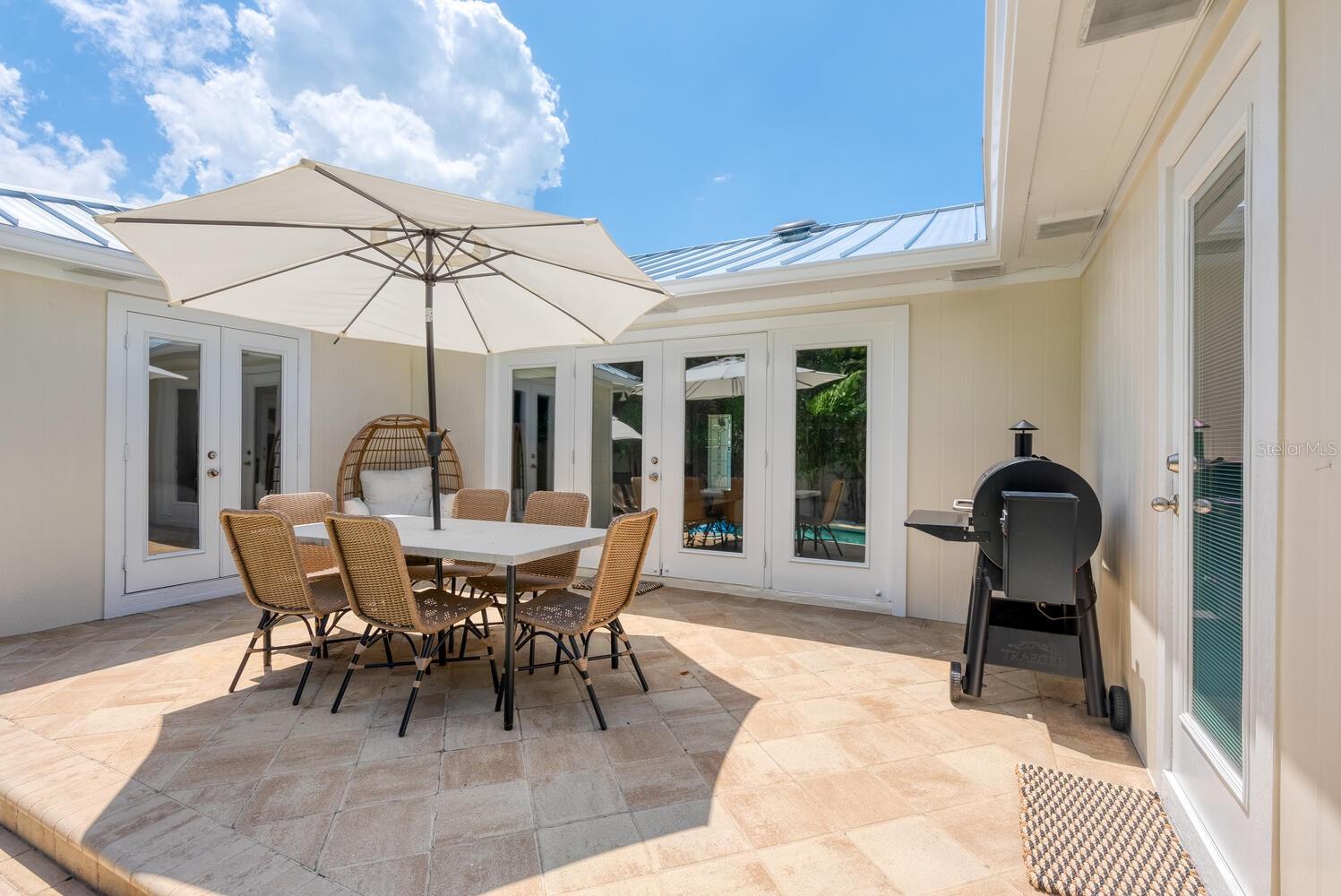 1931 HIGH POINT CIR, SARASOTA, FL, 34236