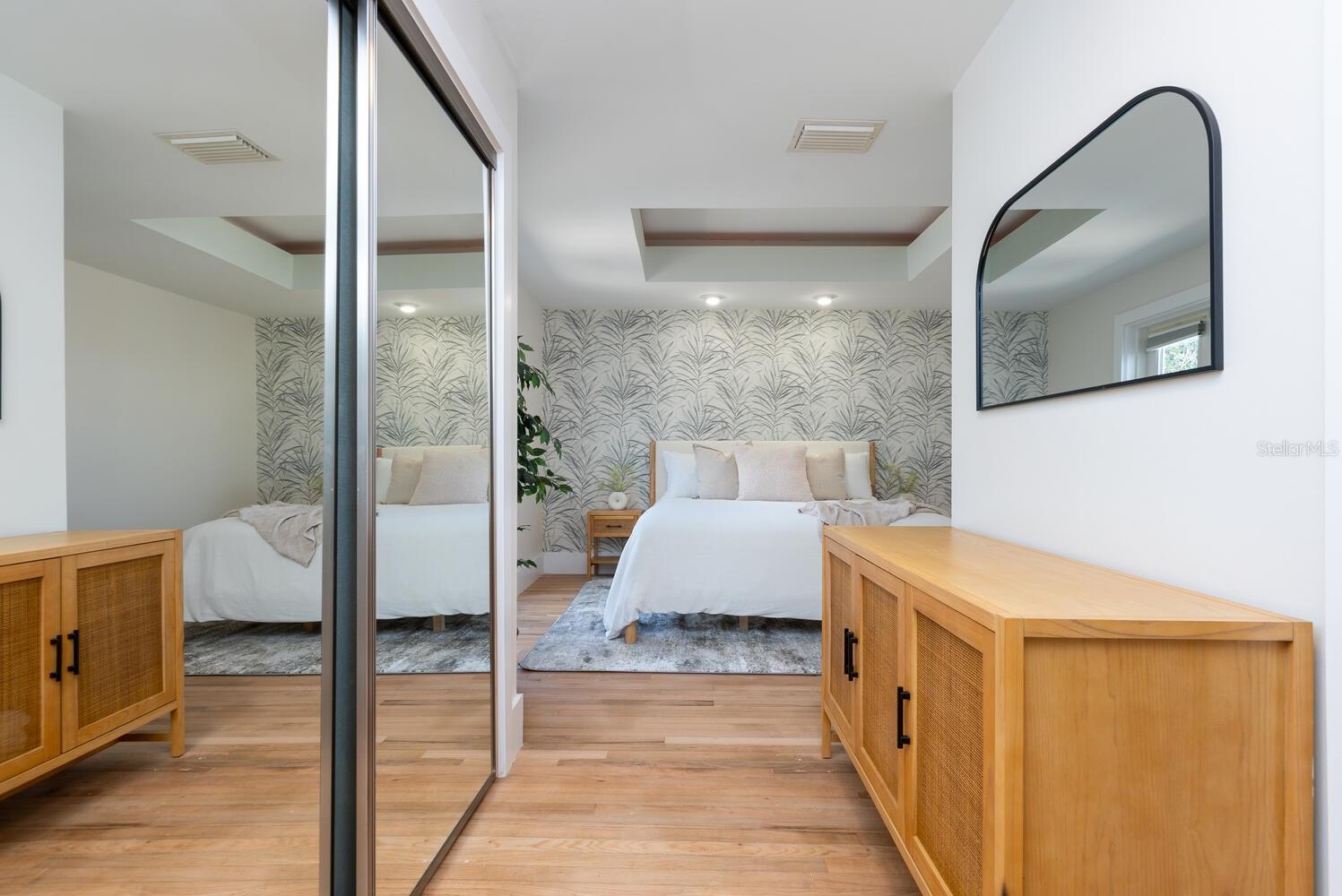 1931 HIGH POINT CIR, SARASOTA, FL, 34236