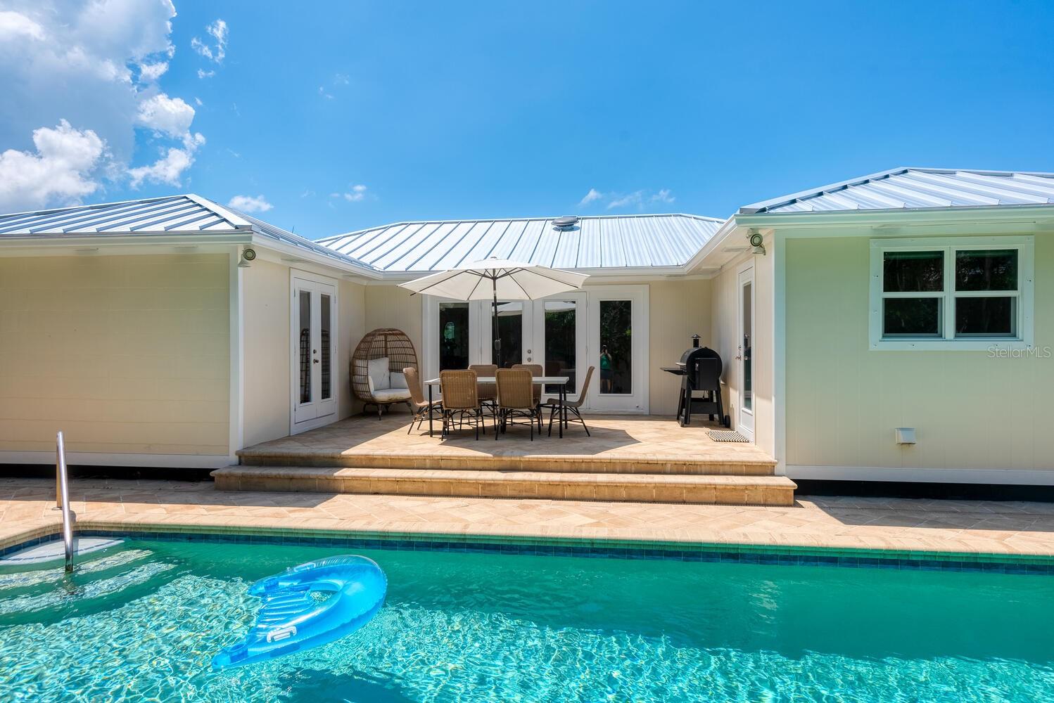 1931 HIGH POINT CIR, SARASOTA, FL, 34236