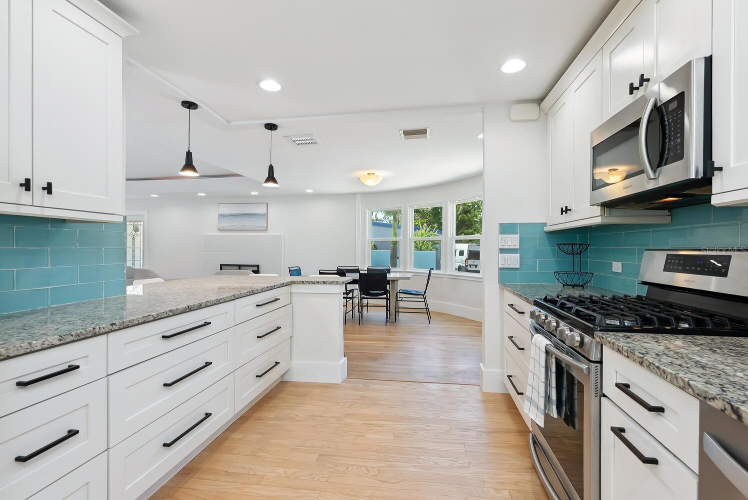 1931 HIGH POINT CIR, SARASOTA, FL, 34236