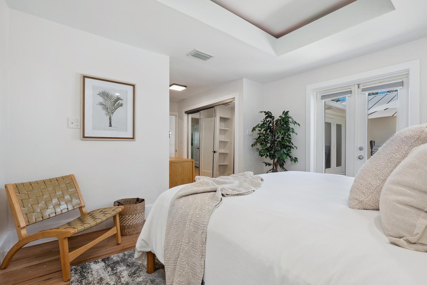 1931 HIGH POINT CIR, SARASOTA, FL, 34236