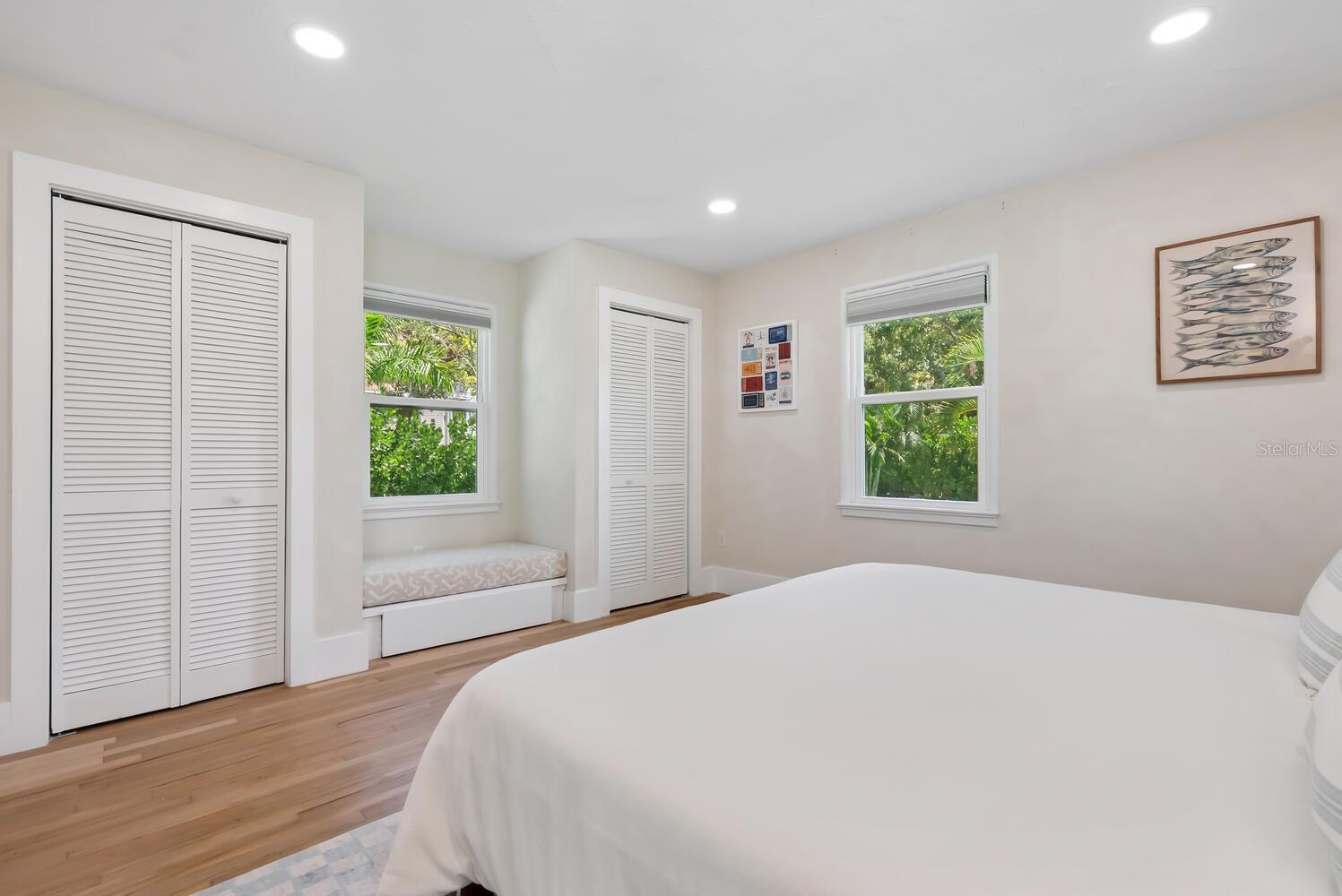 1931 HIGH POINT CIR, SARASOTA, FL, 34236