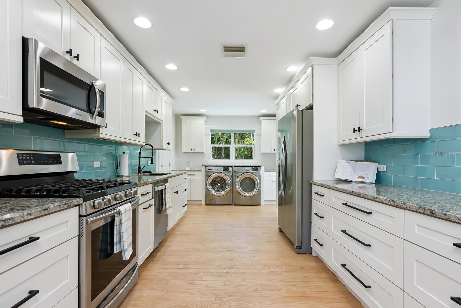 1931 HIGH POINT CIR, SARASOTA, FL, 34236