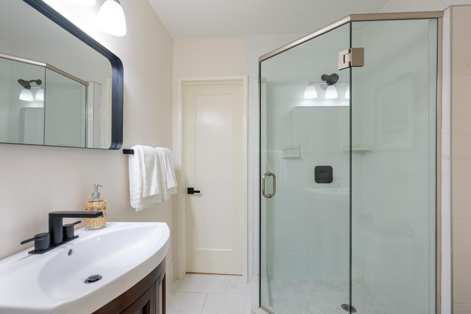 1931 HIGH POINT CIR, SARASOTA, FL, 34236