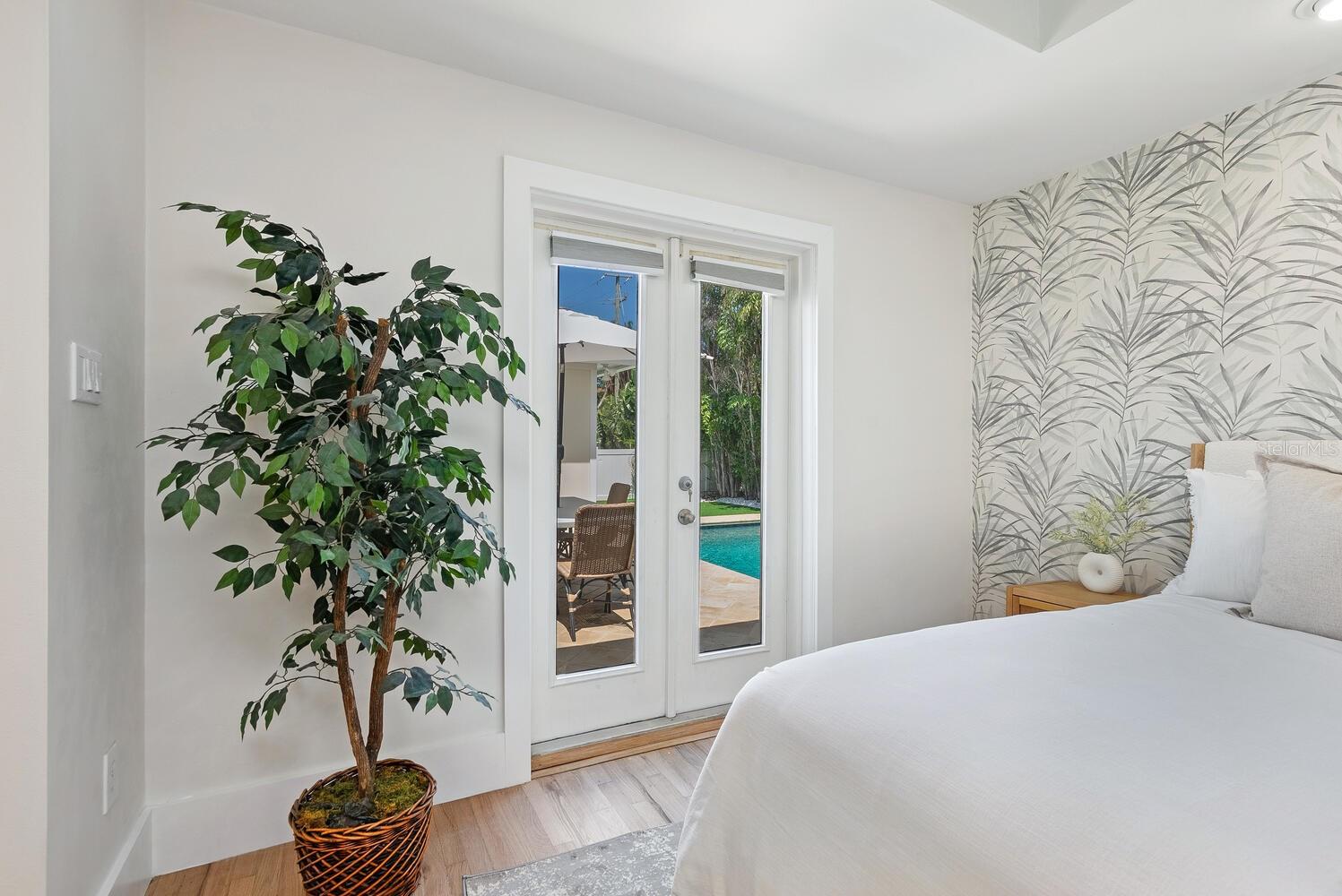 1931 HIGH POINT CIR, SARASOTA, FL, 34236