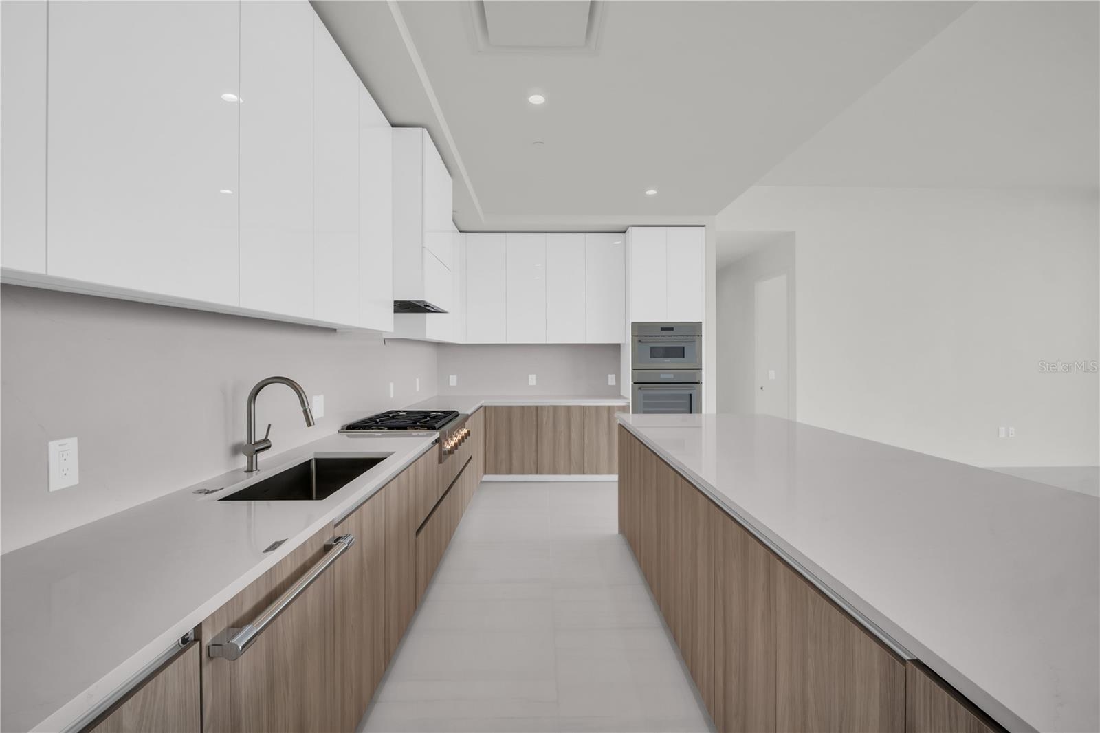 400 CENTRAL AVE #4002, ST PETERSBURG, FL, 33701