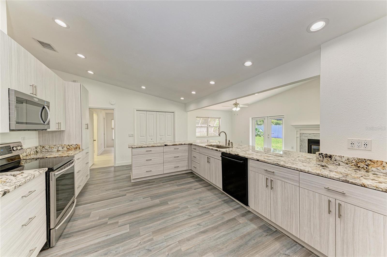 6315 4TH AVE NW, BRADENTON, FL, 34209