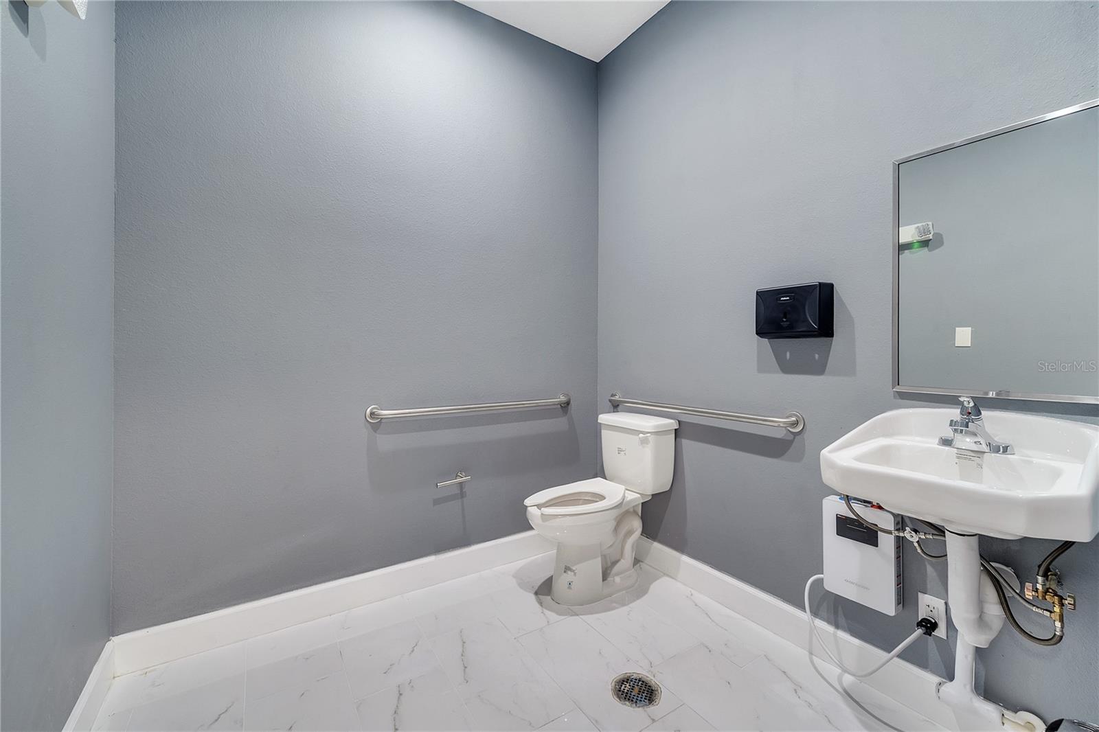 560 BARRY ST, ORLANDO, FL, 32808