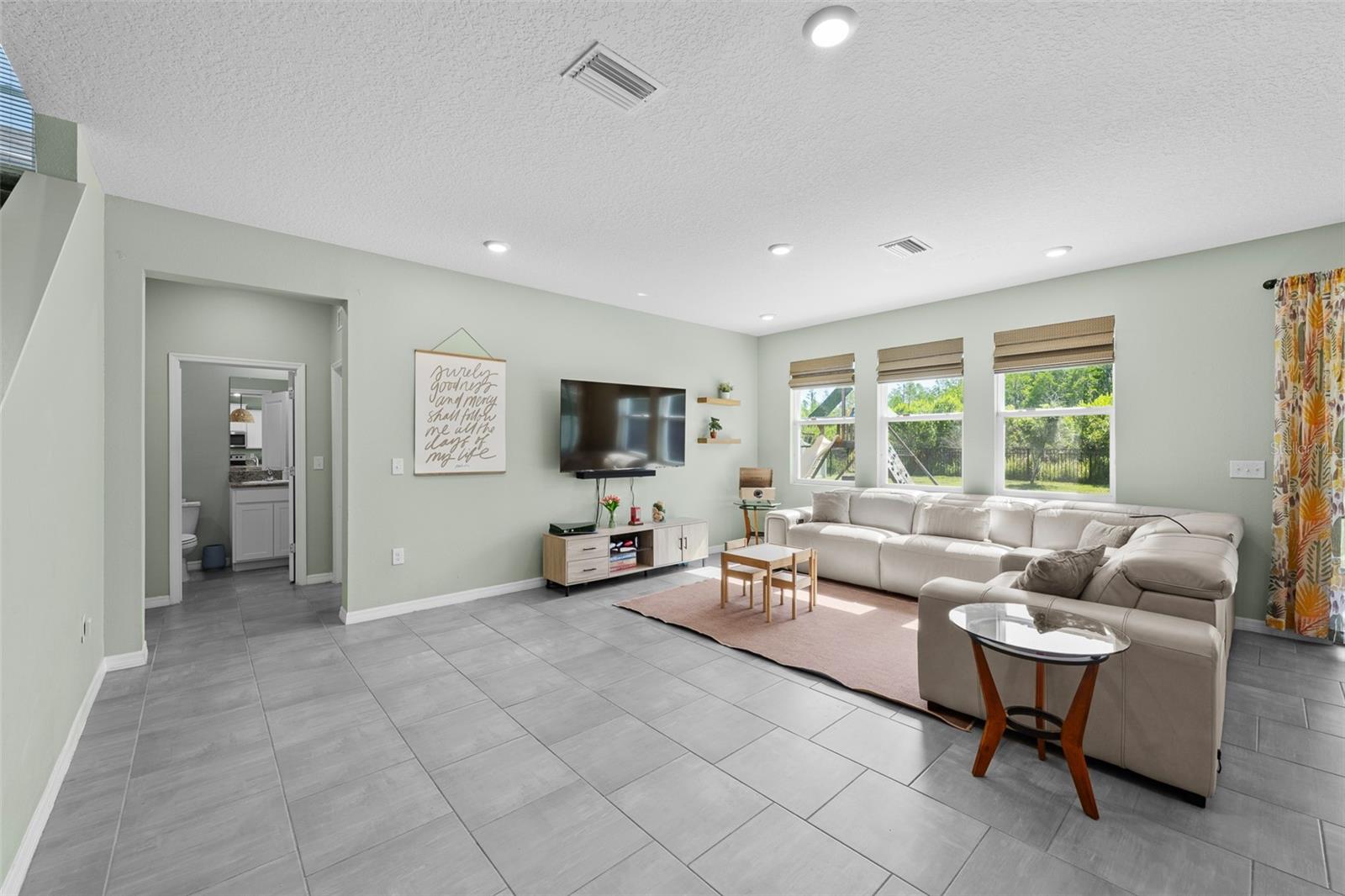 8693 BOWER BASS CIR, WESLEY CHAPEL, FL, 33545