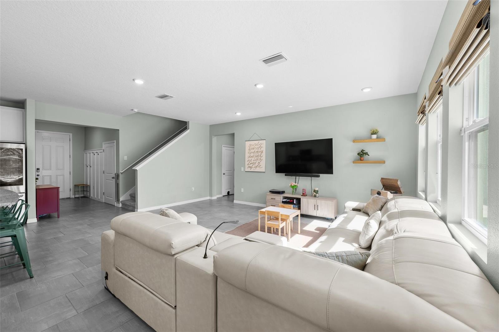 8693 BOWER BASS CIR, WESLEY CHAPEL, FL, 33545