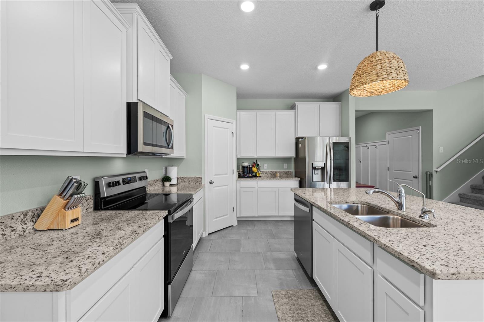 8693 BOWER BASS CIR, WESLEY CHAPEL, FL, 33545