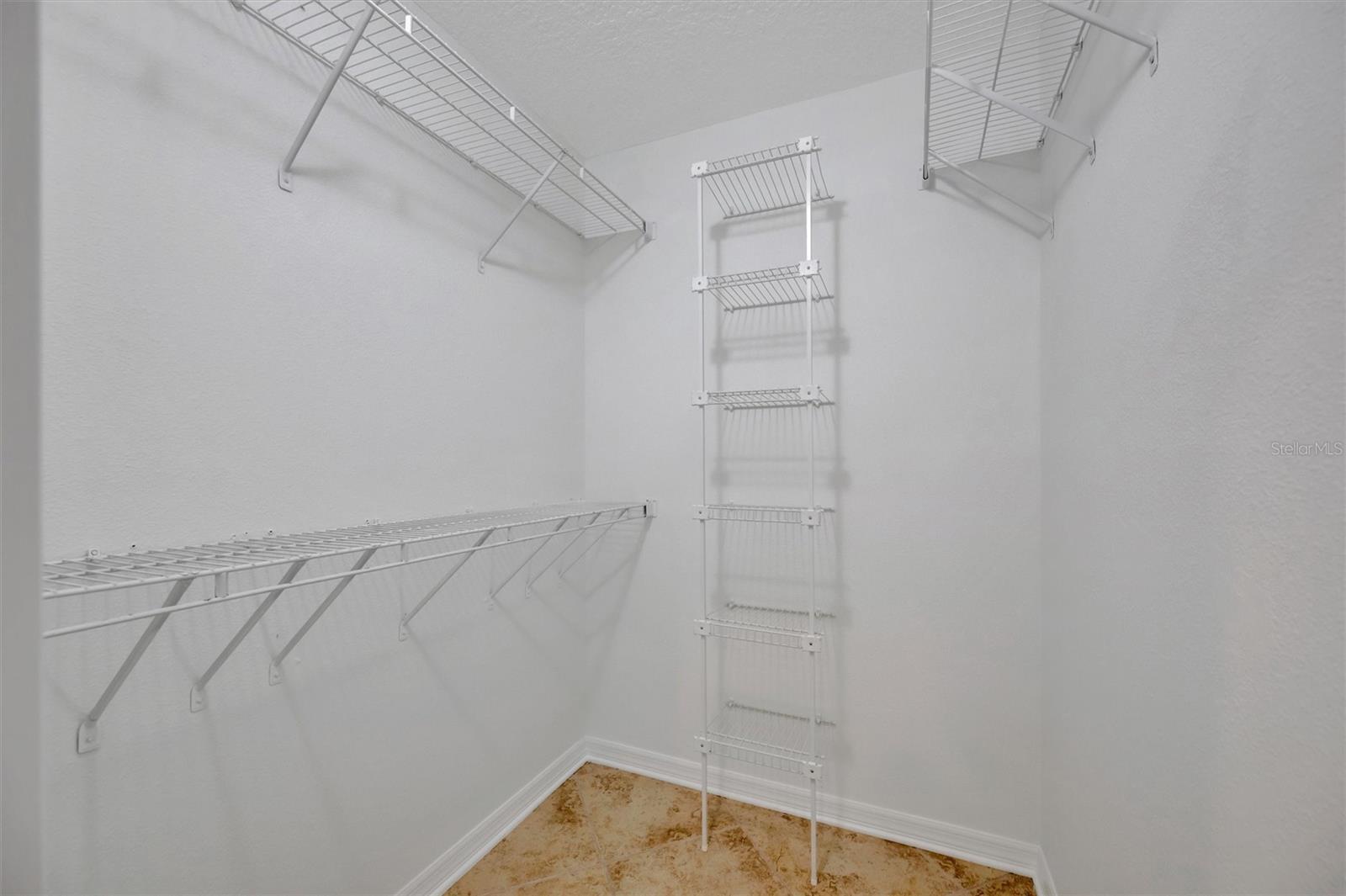 2839 SAFE HARBOR DR, TAMPA, FL, 33618