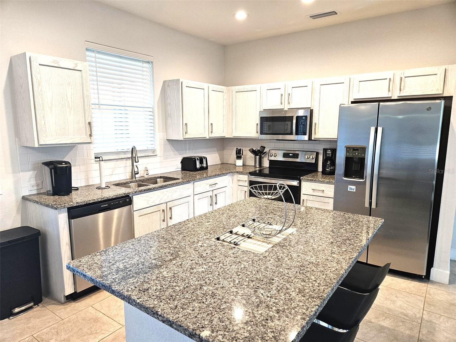 2205 WAKEFIELD ST, PORT CHARLOTTE, FL, 33948