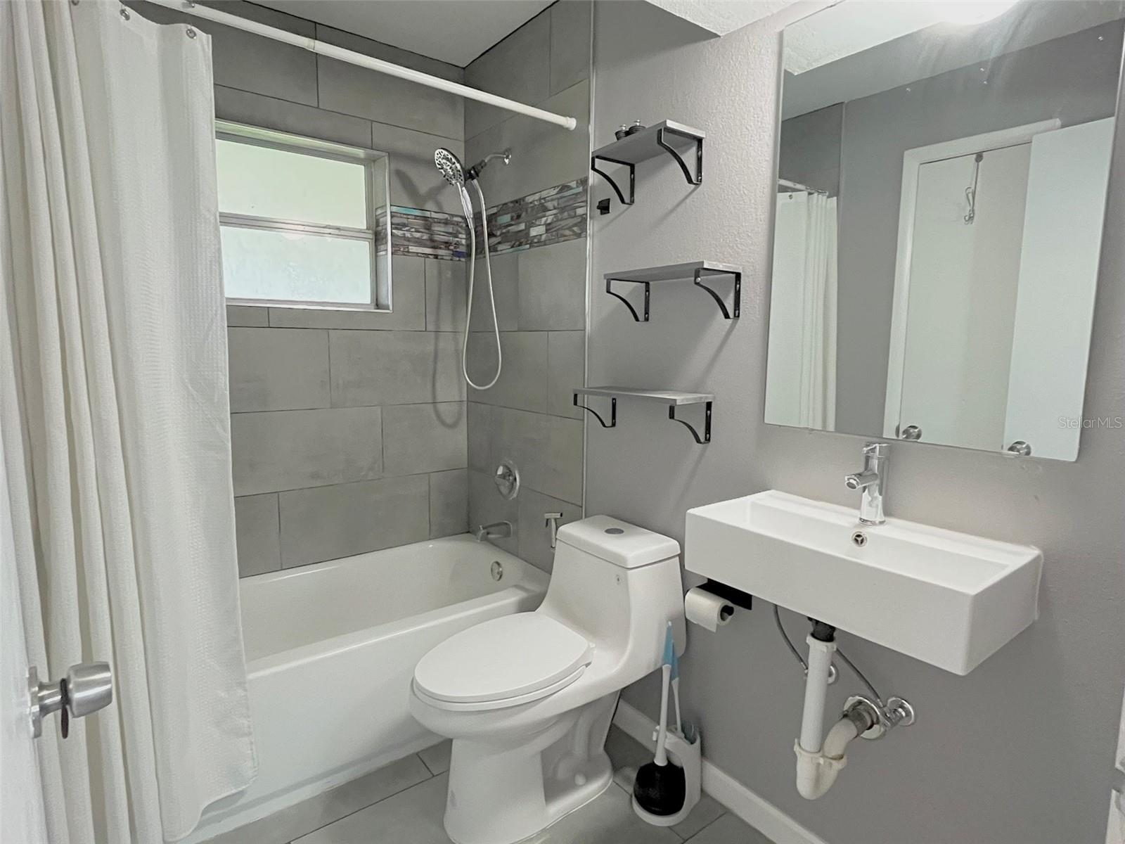 2611 PEMBROOK DR, ORLANDO, FL, 32810