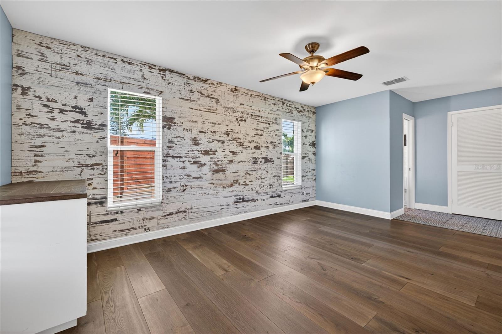 4200 BEACH DR SE, ST PETERSBURG, FL, 33705