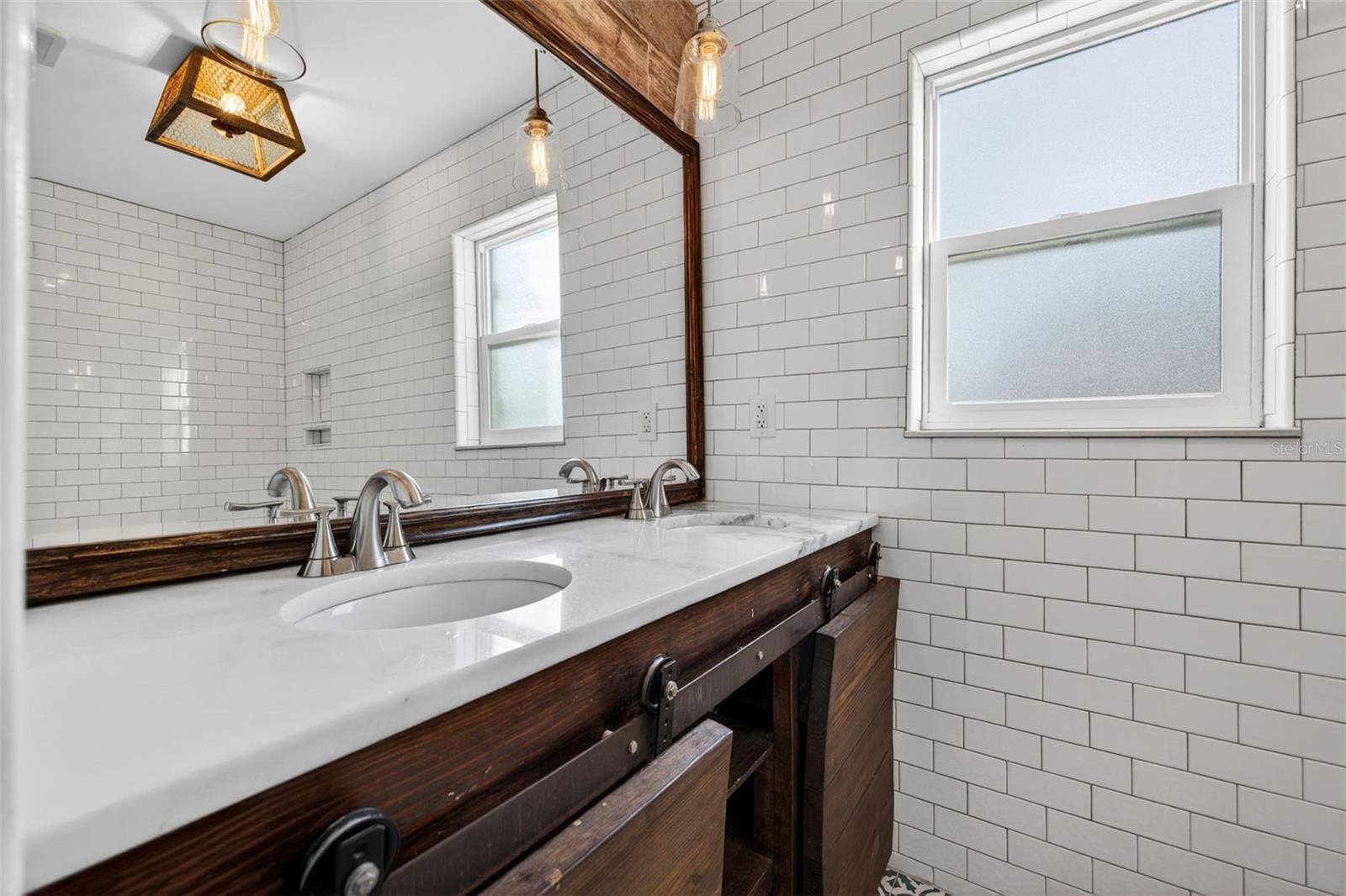 4200 BEACH DR SE, ST PETERSBURG, FL, 33705