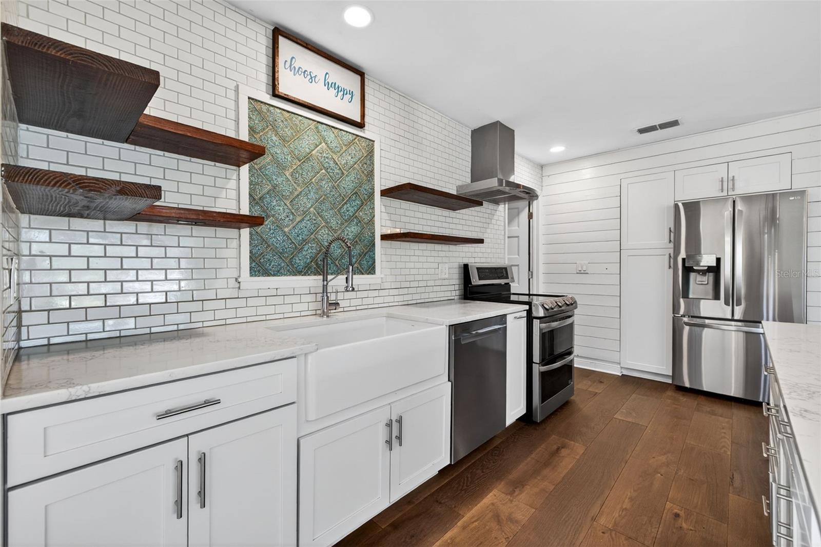 4200 BEACH DR SE, ST PETERSBURG, FL, 33705