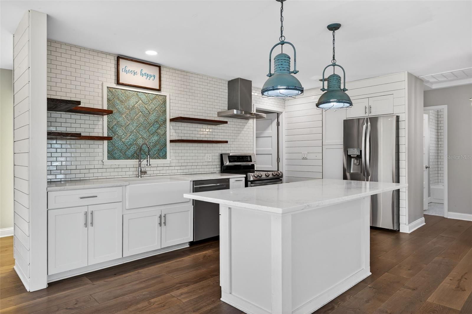 4200 BEACH DR SE, ST PETERSBURG, FL, 33705