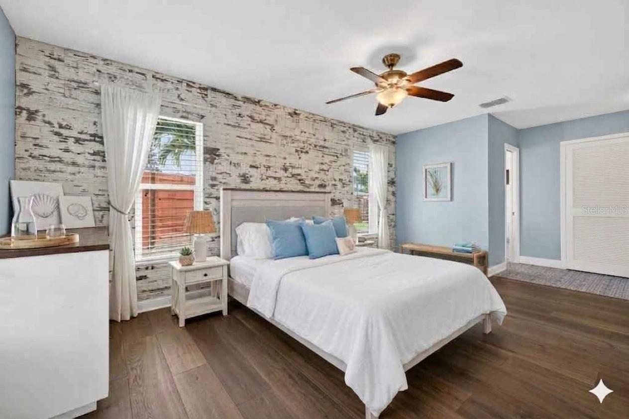 4200 BEACH DR SE, ST PETERSBURG, FL, 33705