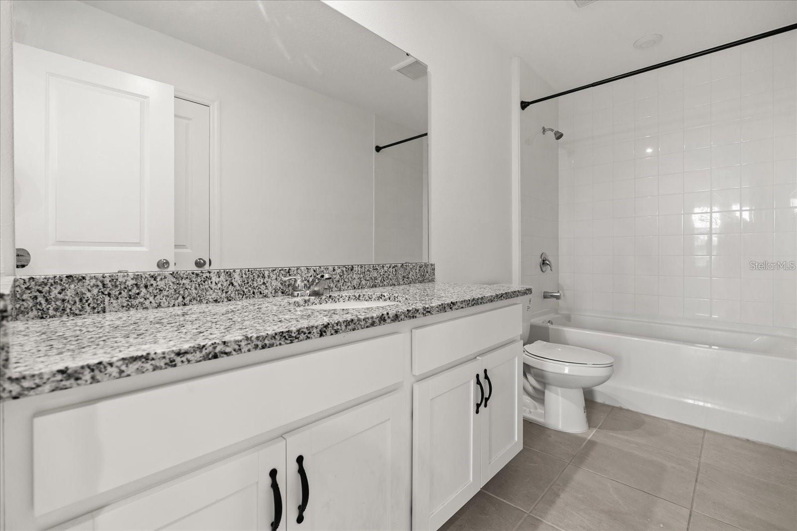 1051 LAKESHORE BREEZE PL, KISSIMMEE, FL, 34747