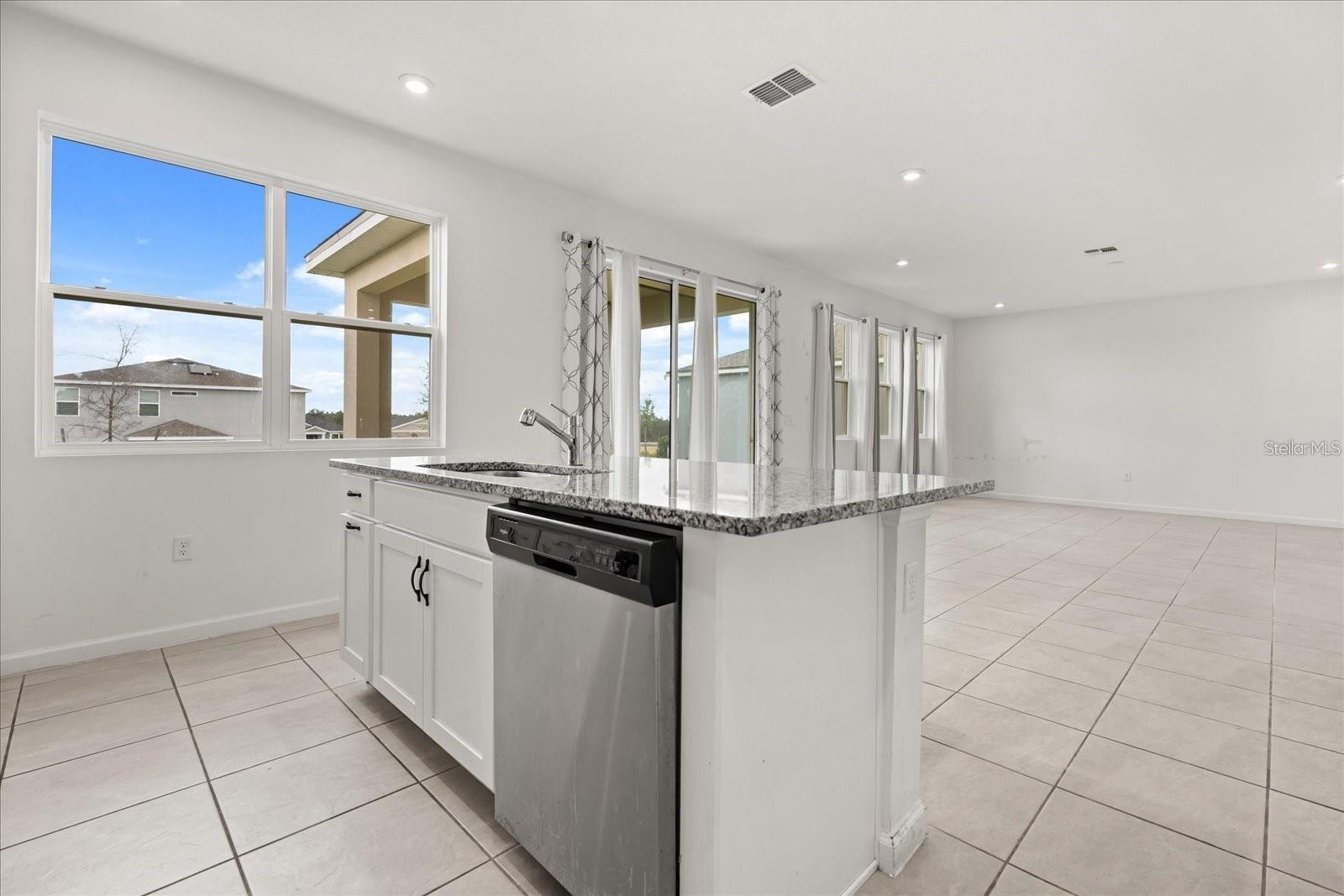 1051 LAKESHORE BREEZE PL, KISSIMMEE, FL, 34747