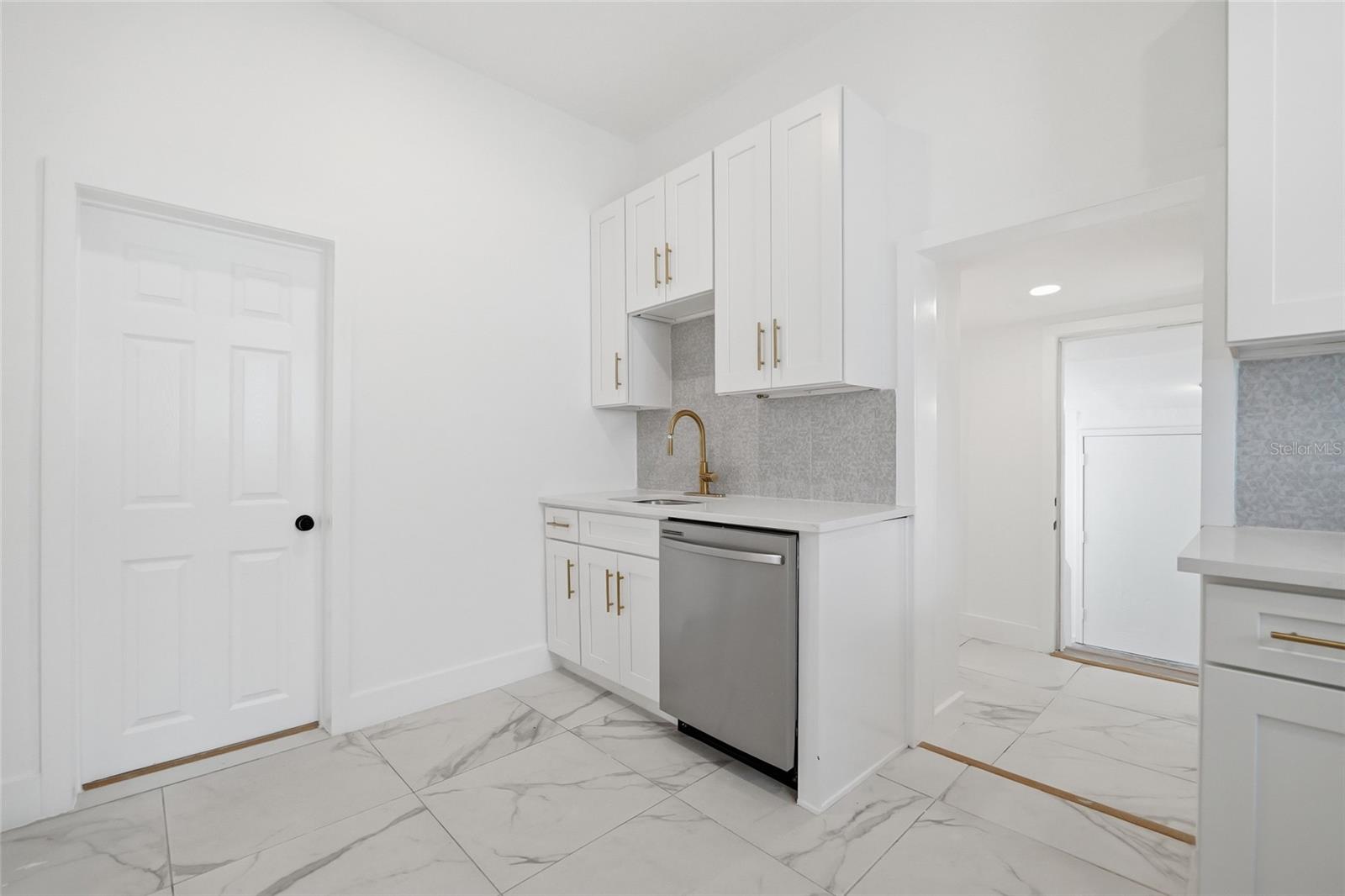 2120 W NASSAU ST, TAMPA, FL, 33607