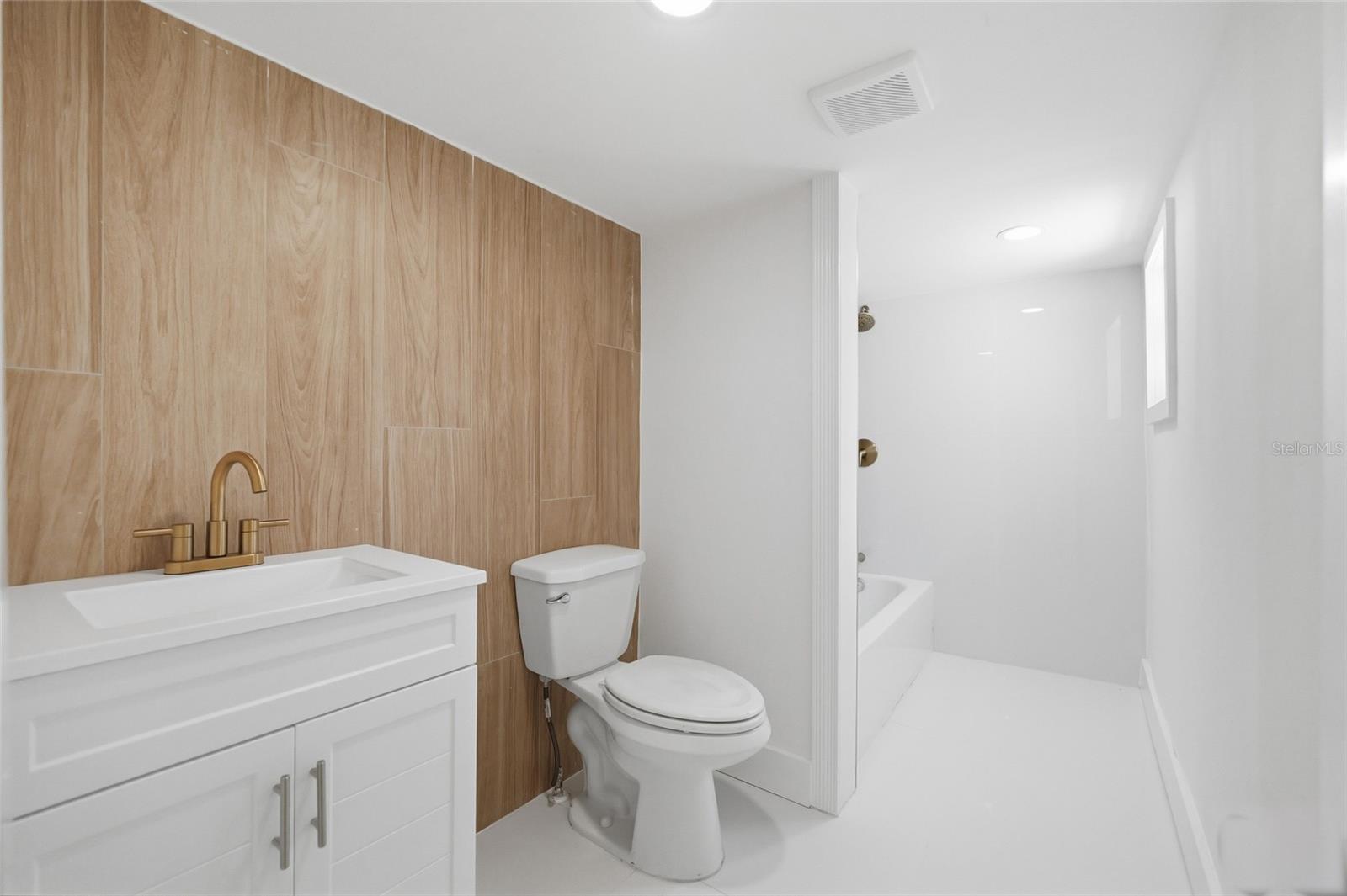 2120 W NASSAU ST, TAMPA, FL, 33607