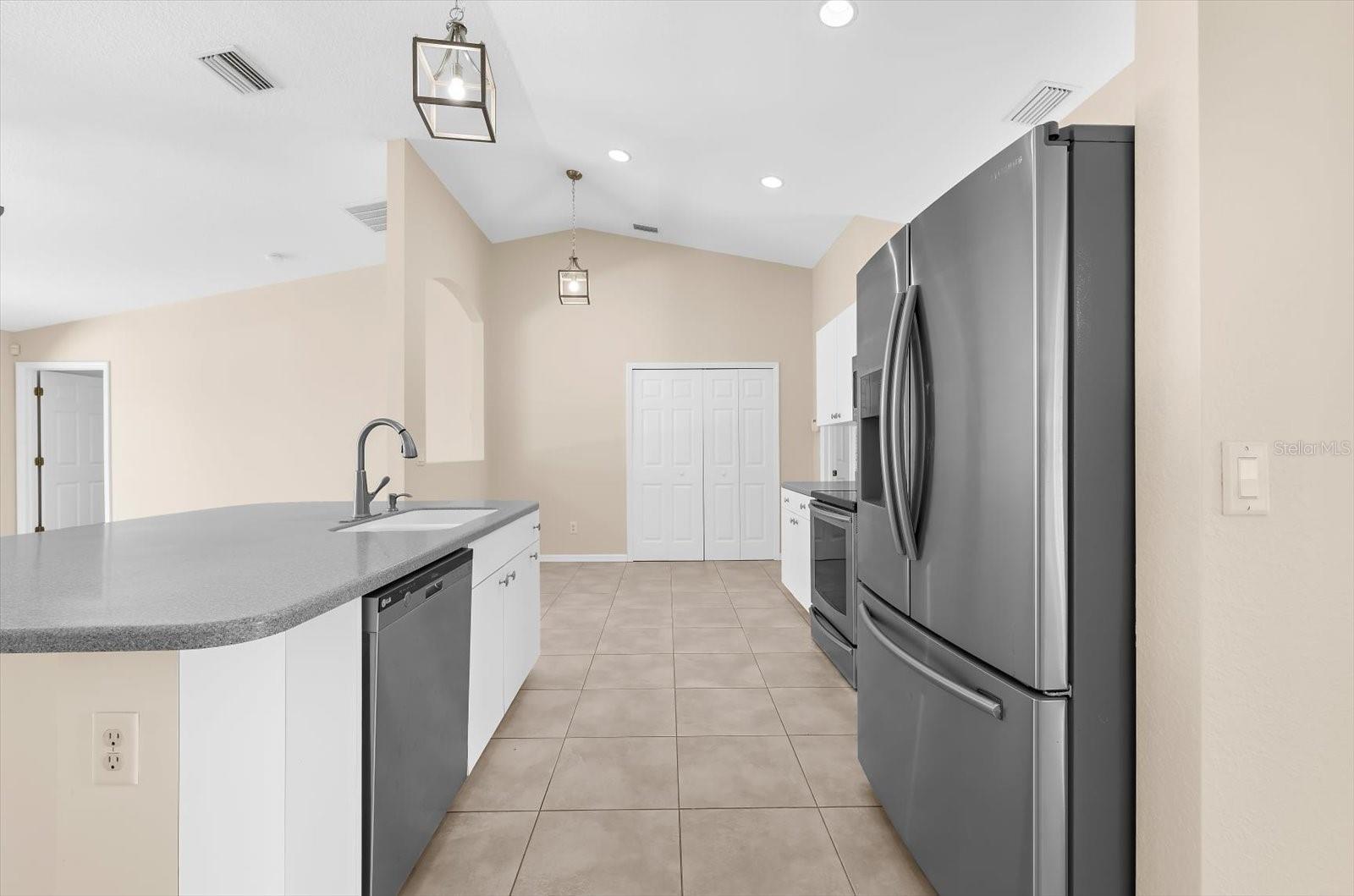 9660 MIAMI CIR, PORT CHARLOTTE, FL, 33981