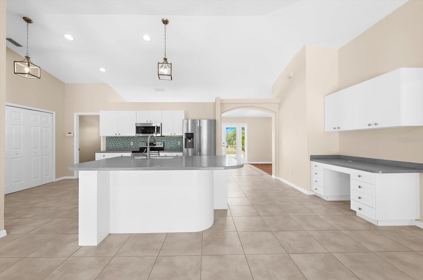 9660 MIAMI CIR, PORT CHARLOTTE, FL, 33981