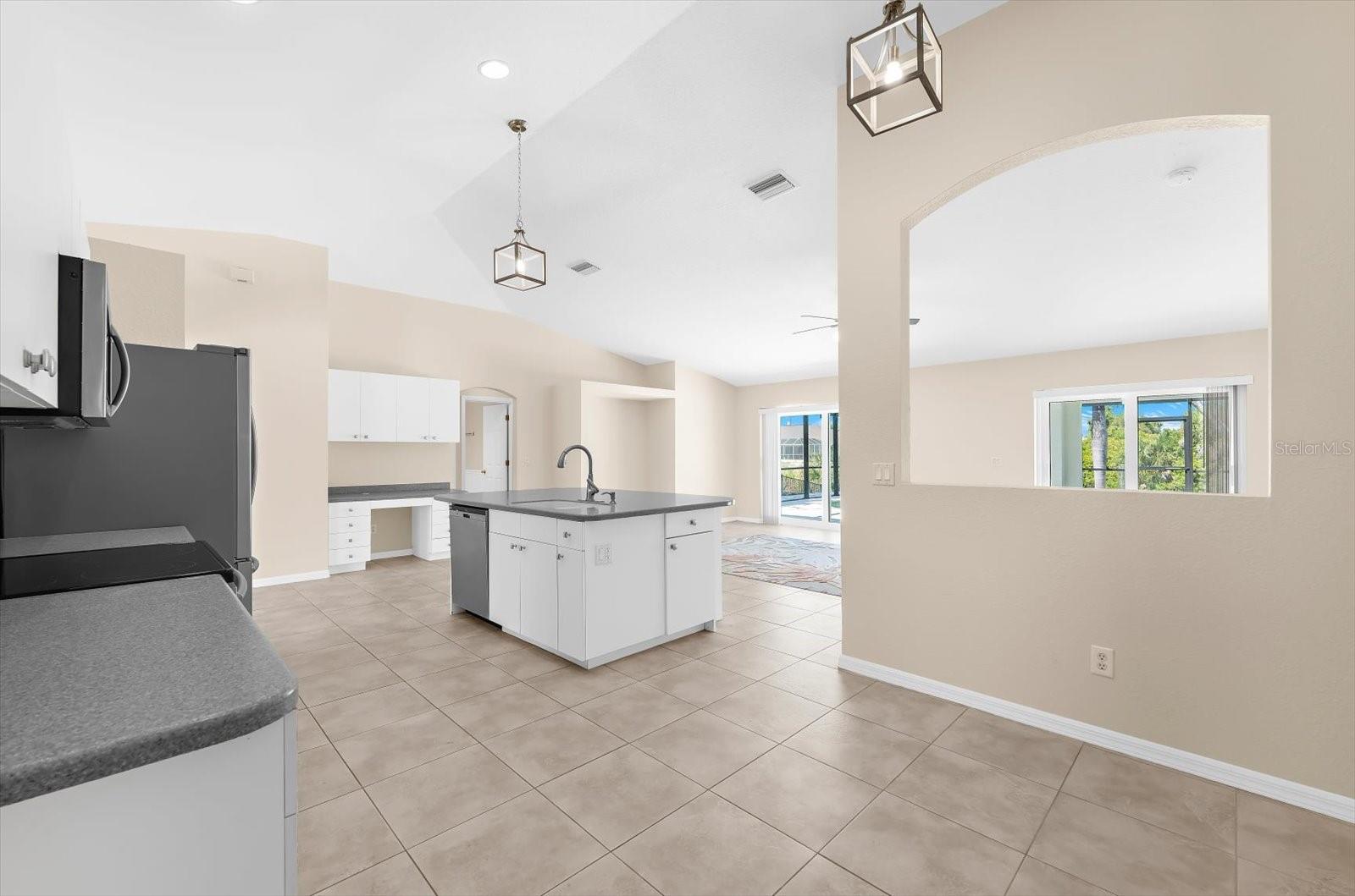 9660 MIAMI CIR, PORT CHARLOTTE, FL, 33981