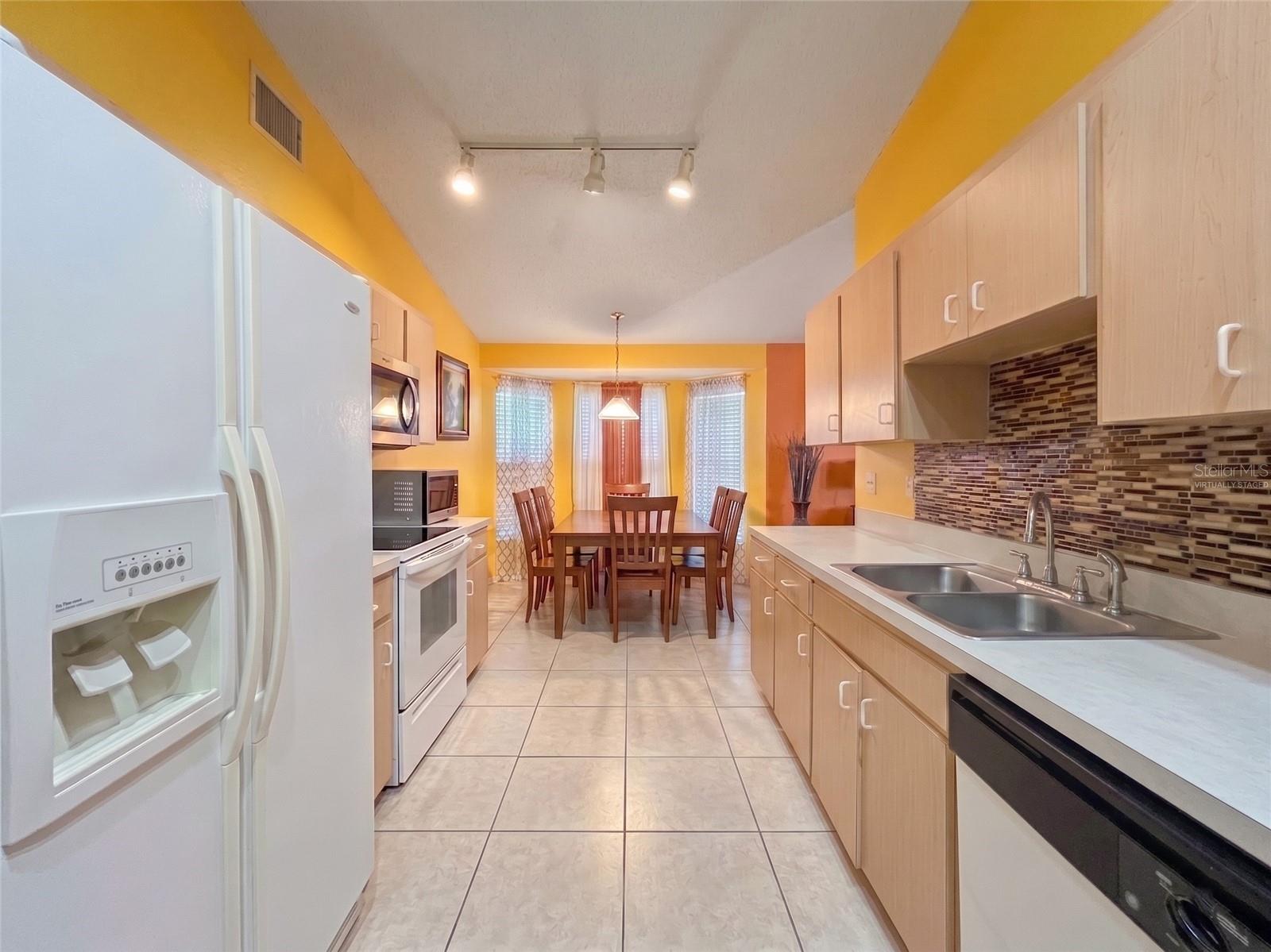 7967 APPLE BLOSSOM DR, LAKELAND, FL, 33810