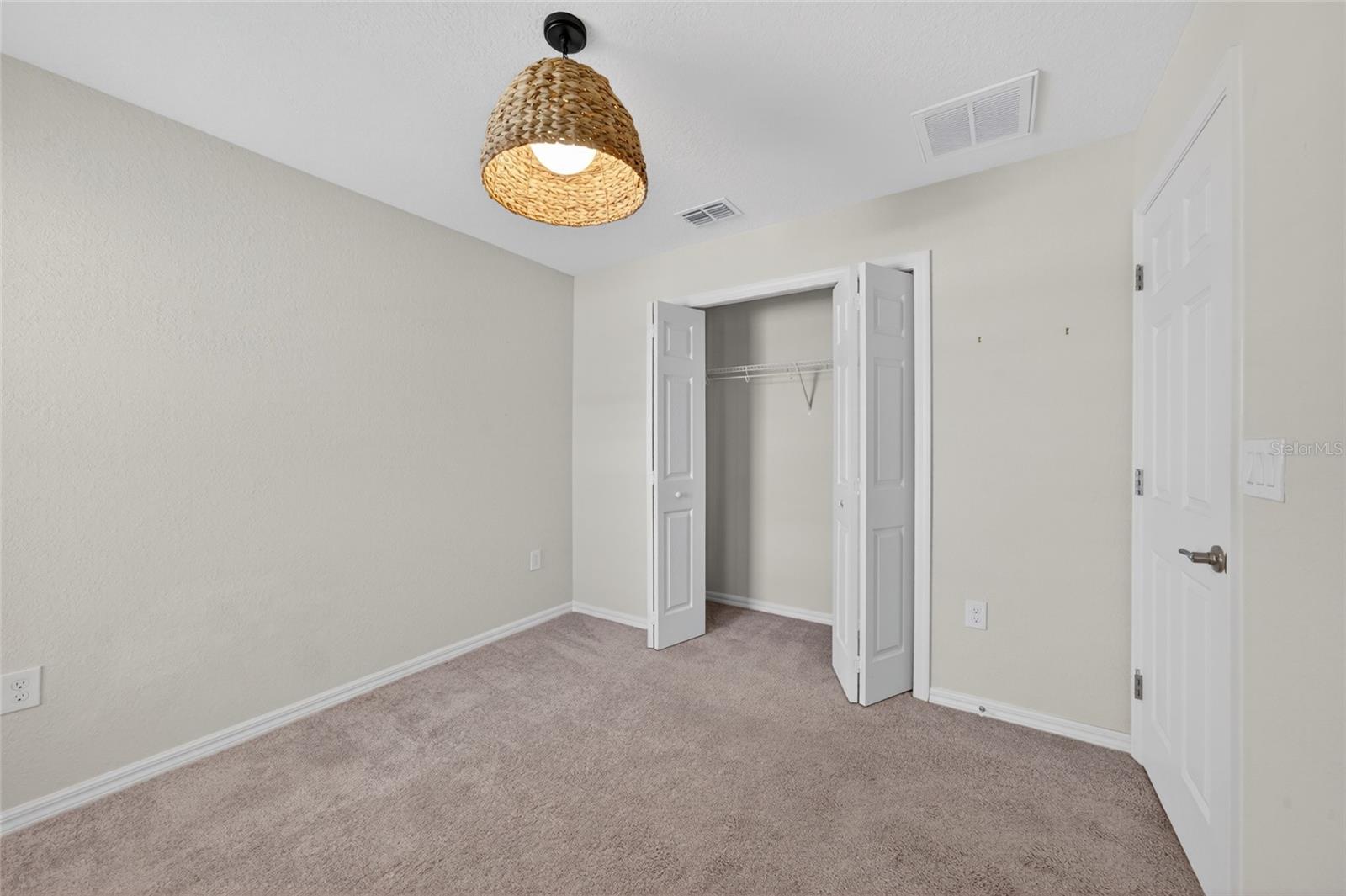 2024 NOBLE DR, DAVENPORT, FL, 33837