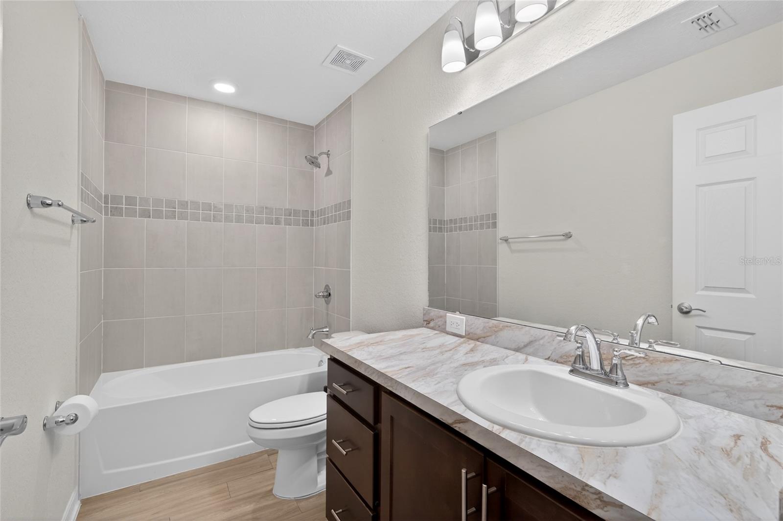 2024 NOBLE DR, DAVENPORT, FL, 33837