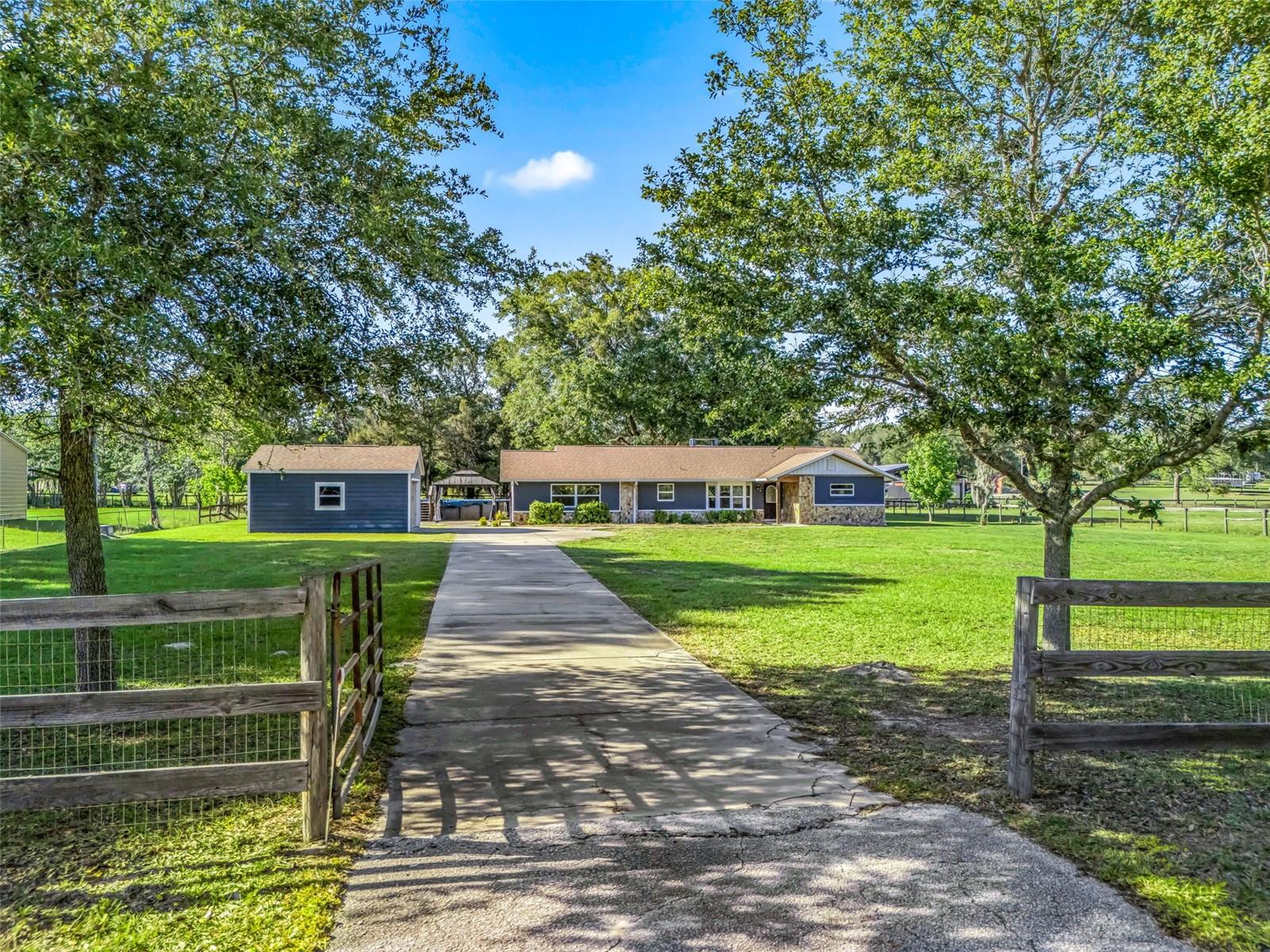 2405 SE 157TH LANE RD, SUMMERFIELD, FL, 34491