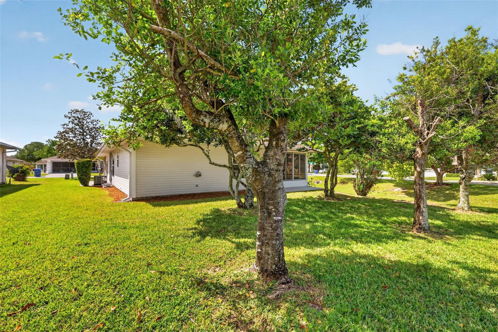 2721 BAY LAGOON WAY, TAVARES, FL, 32778
