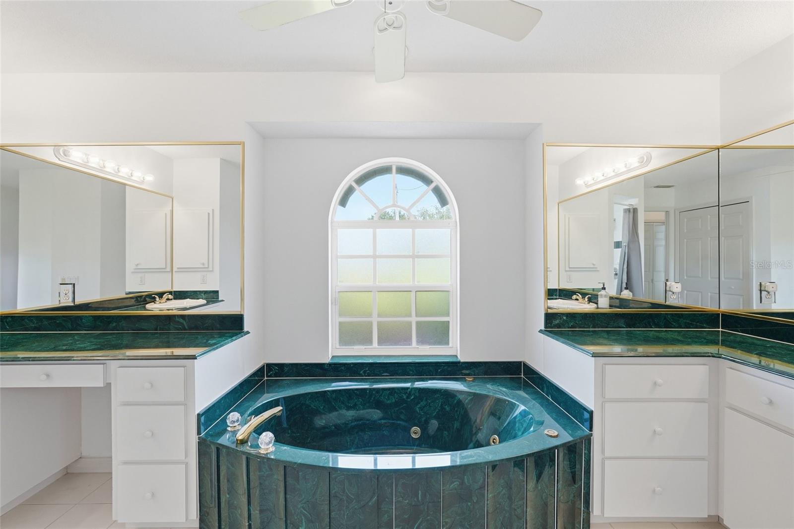 885 ROTONDA CIR, ROTONDA WEST, FL, 33947