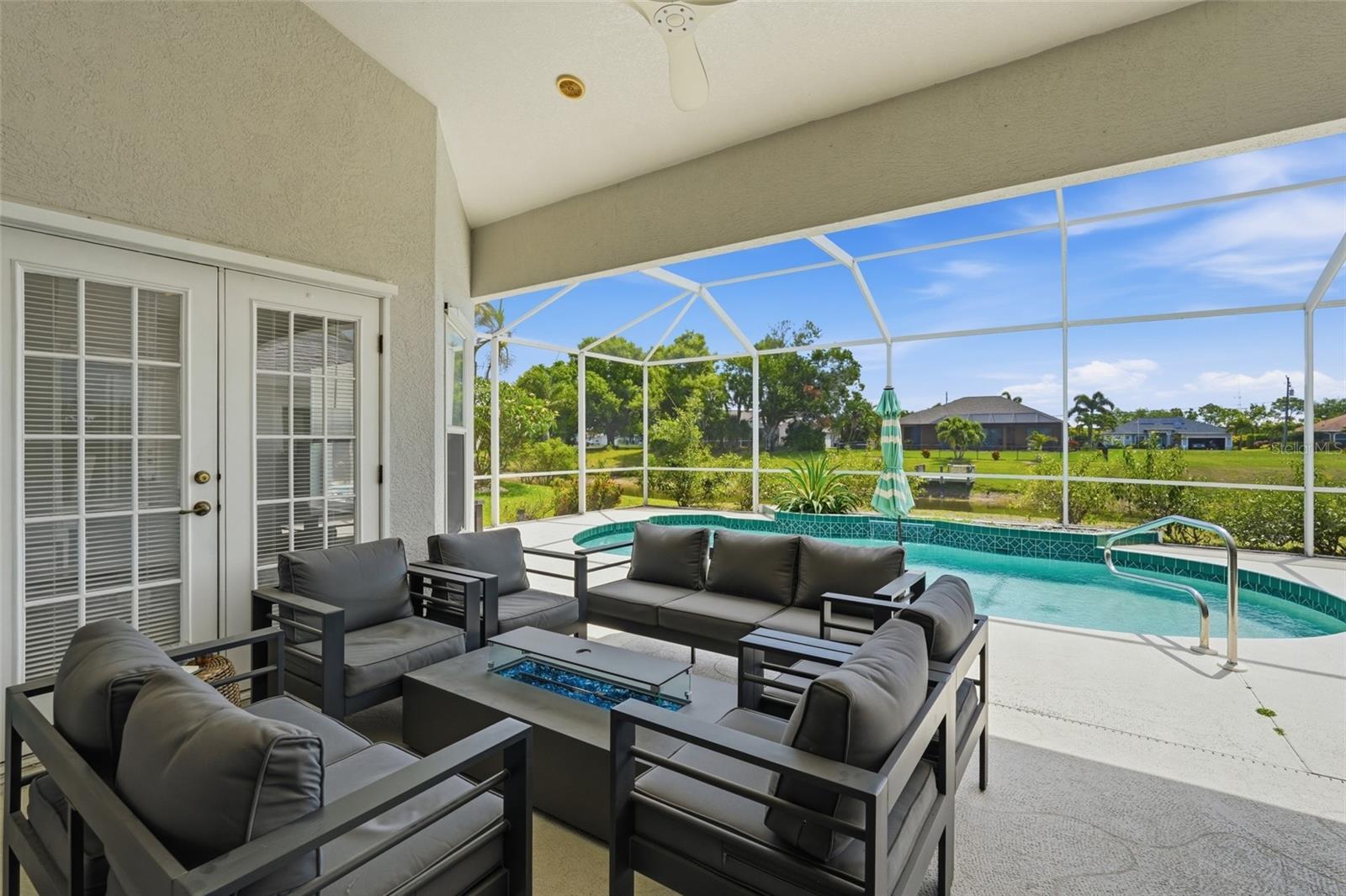 885 ROTONDA CIR, ROTONDA WEST, FL, 33947