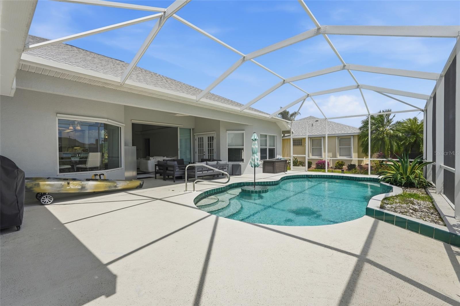 885 ROTONDA CIR, ROTONDA WEST, FL, 33947