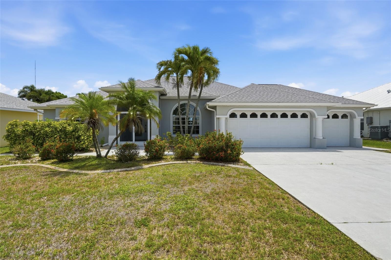 885 ROTONDA CIR, ROTONDA WEST, FL, 33947