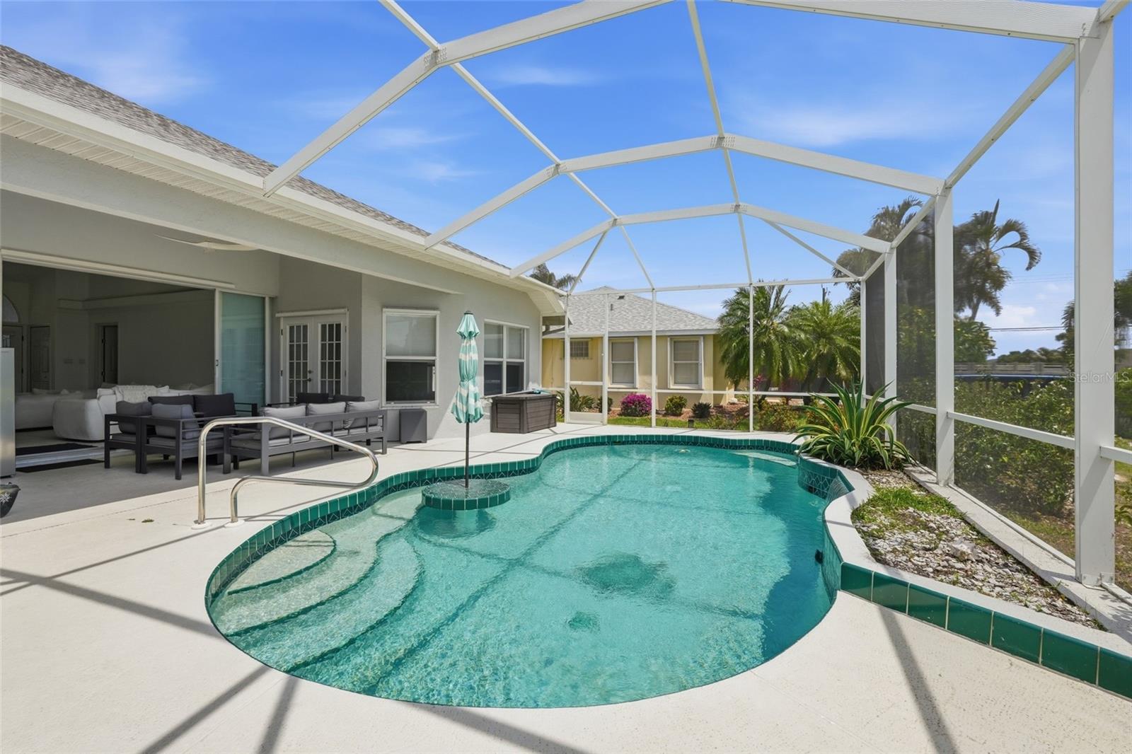 885 ROTONDA CIR, ROTONDA WEST, FL, 33947