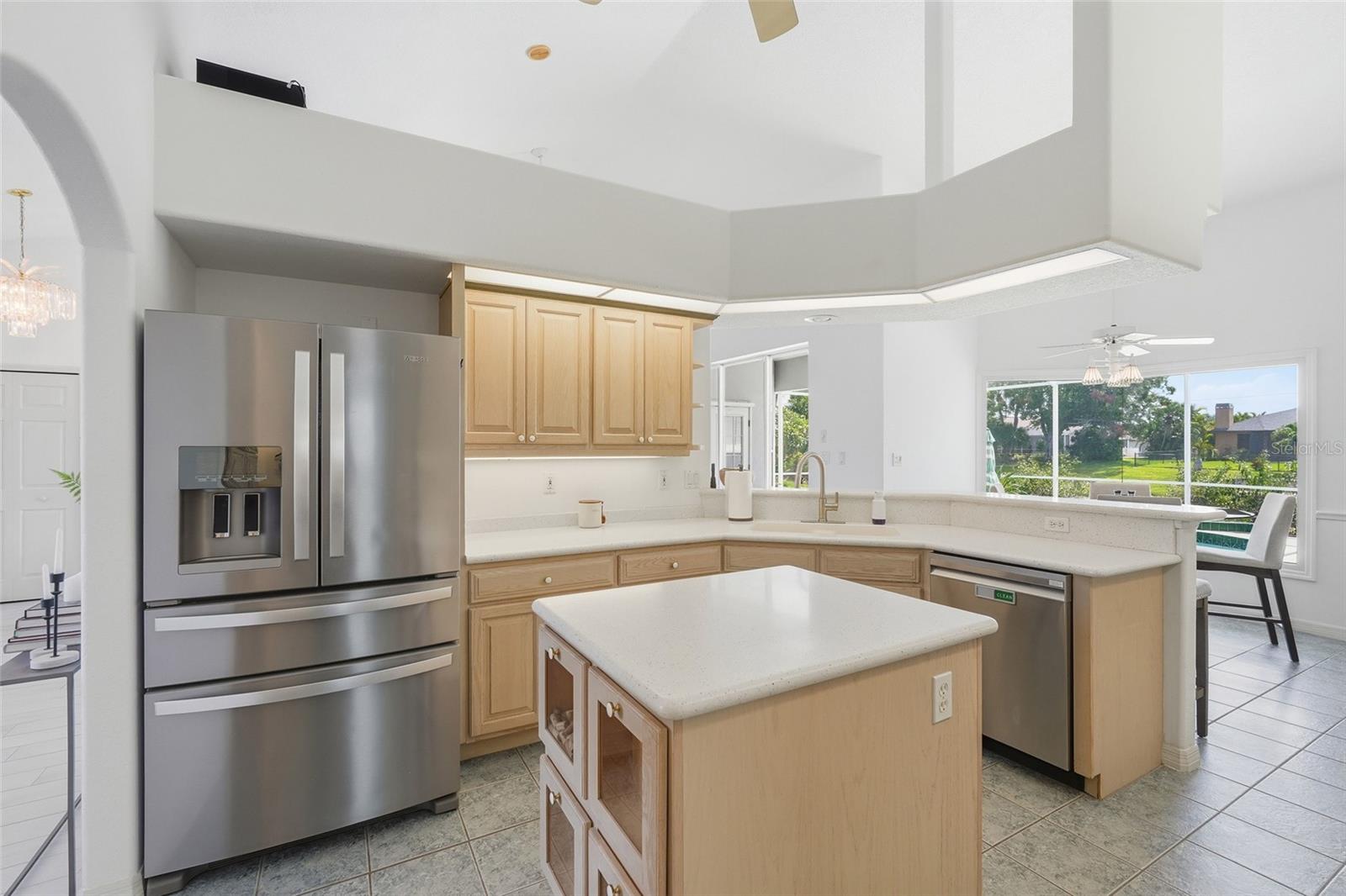 885 ROTONDA CIR, ROTONDA WEST, FL, 33947