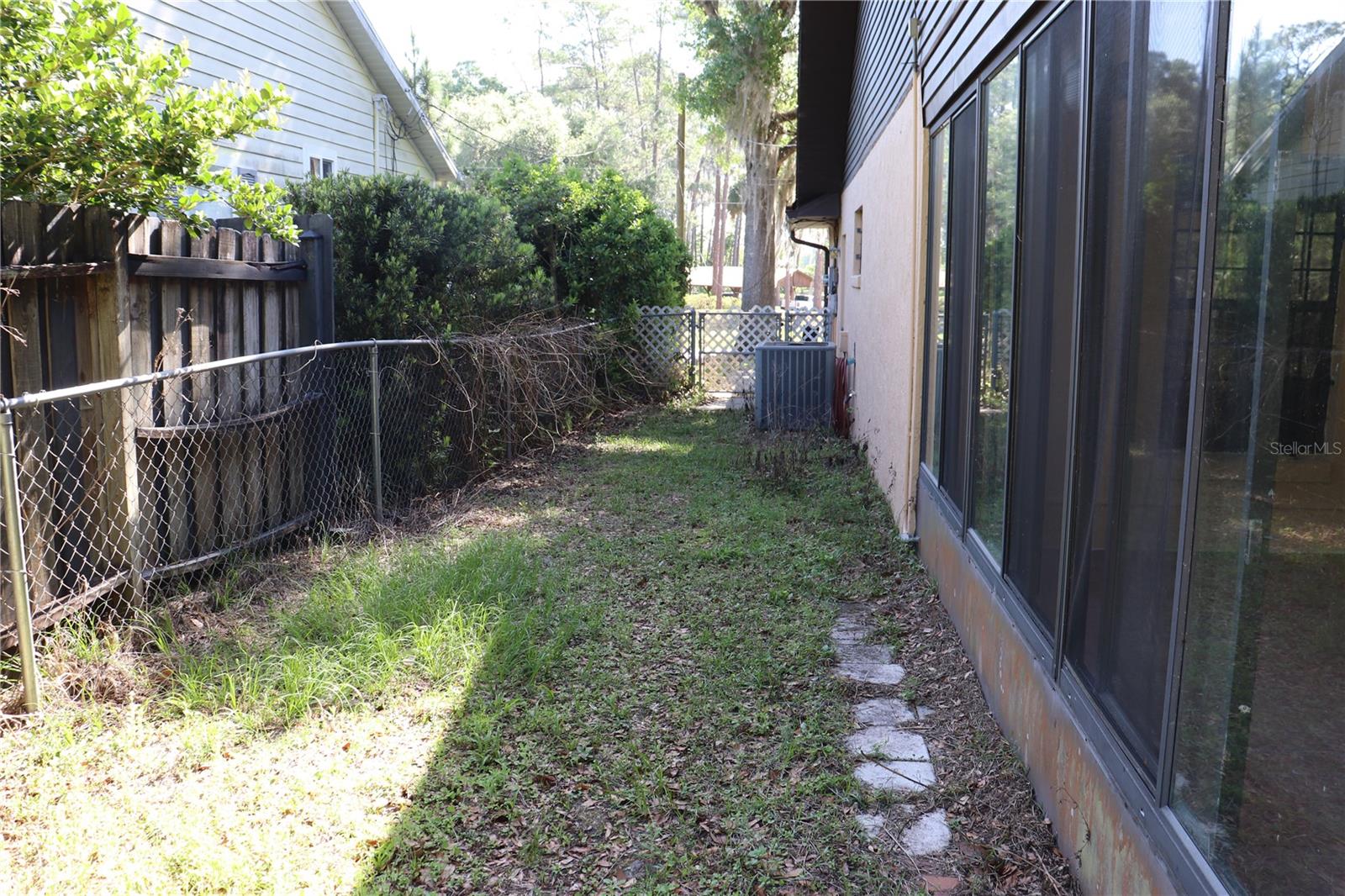 1112 NE 130 TER, SILVER SPRINGS, FL, 34488