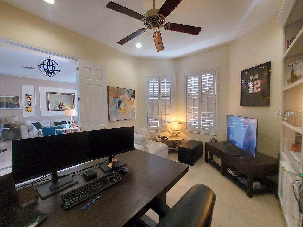 9820 GRETNA GREEN DR, TAMPA, FL, 33626