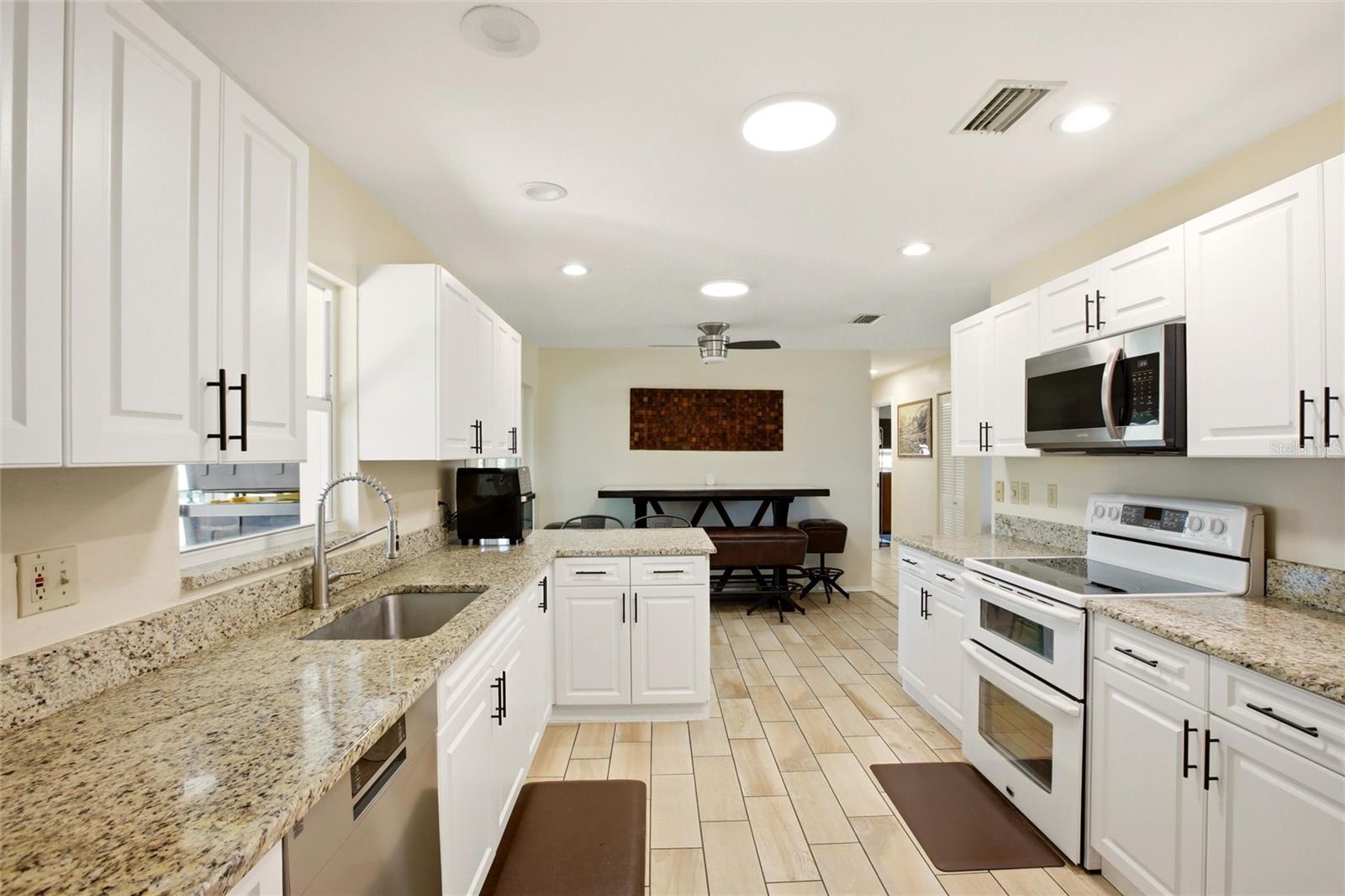 717 RIVIERA LN, PORT CHARLOTTE, FL, 33948