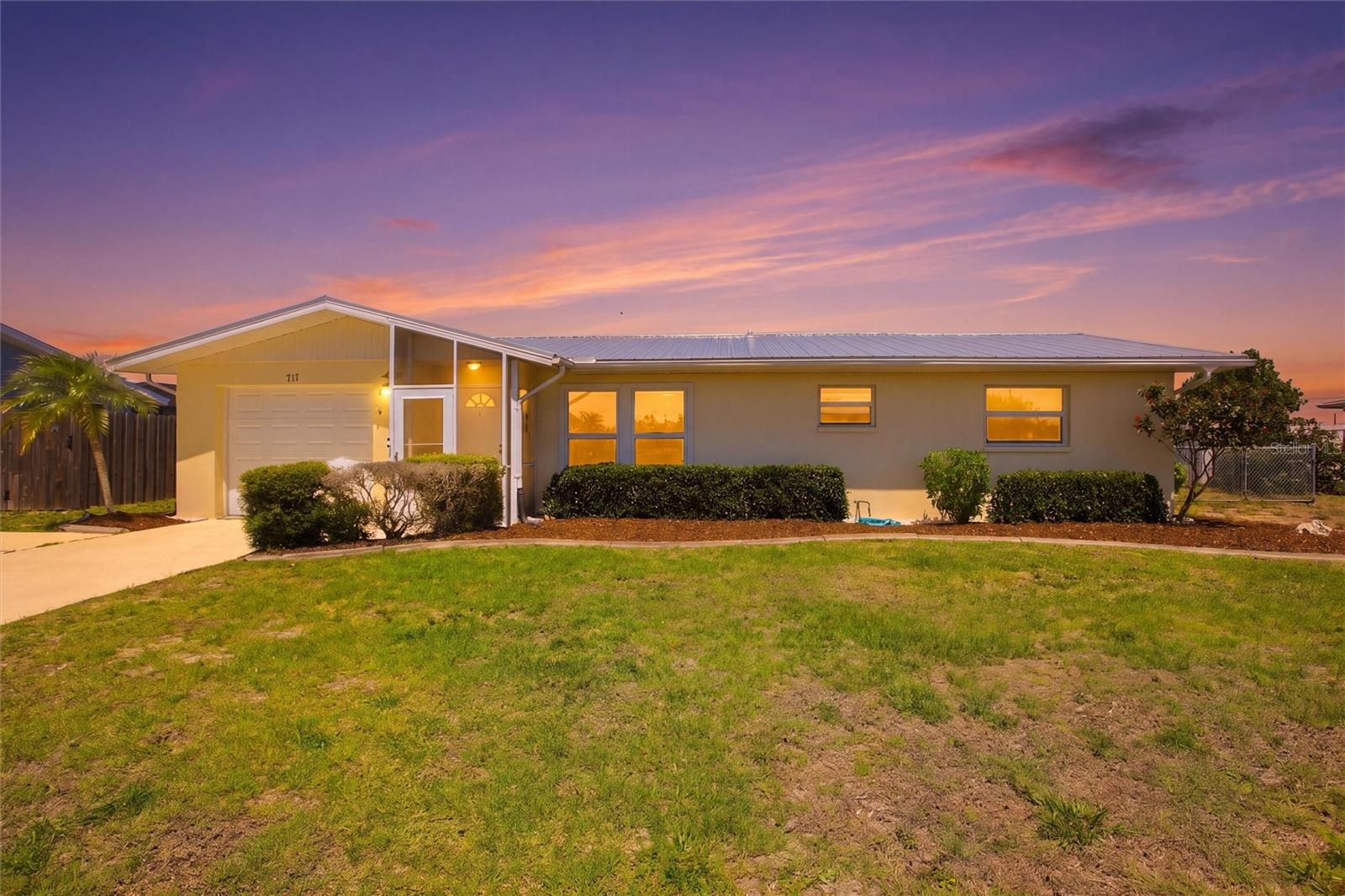 717 RIVIERA LN, PORT CHARLOTTE, FL, 33948