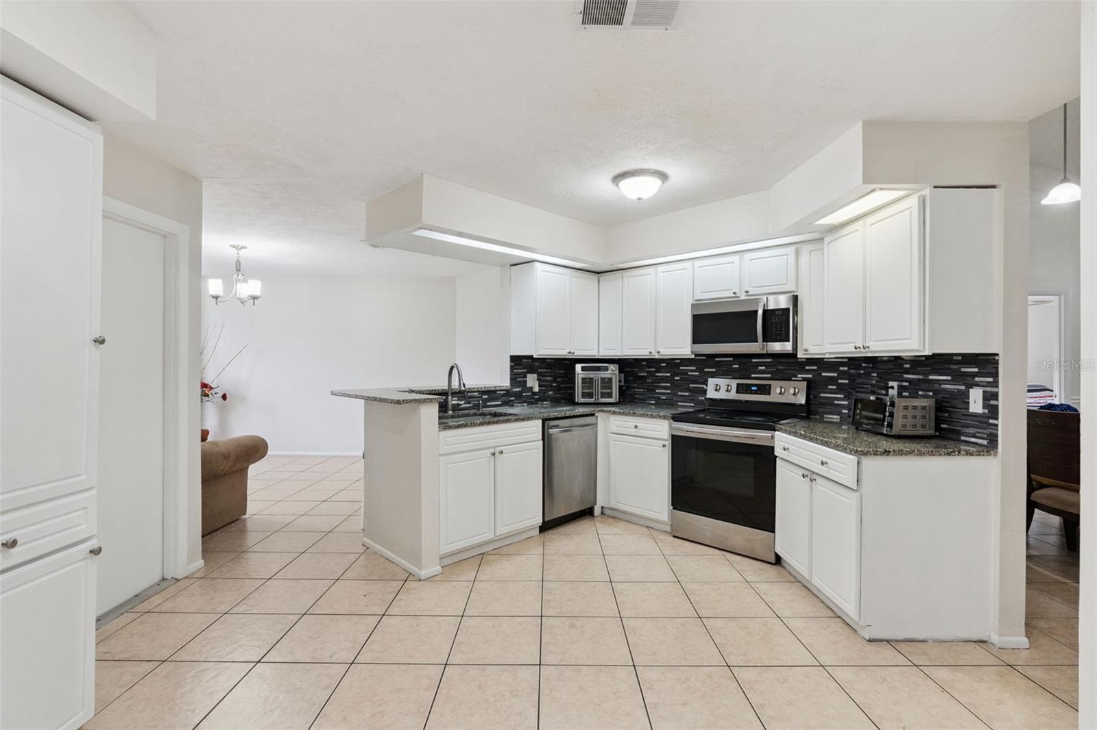 932 OCALA WOODS LN, ORLANDO, FL, 32824