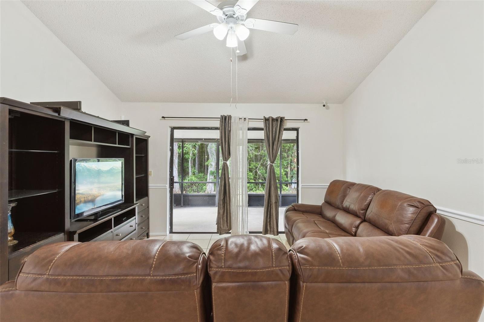 932 OCALA WOODS LN, ORLANDO, FL, 32824