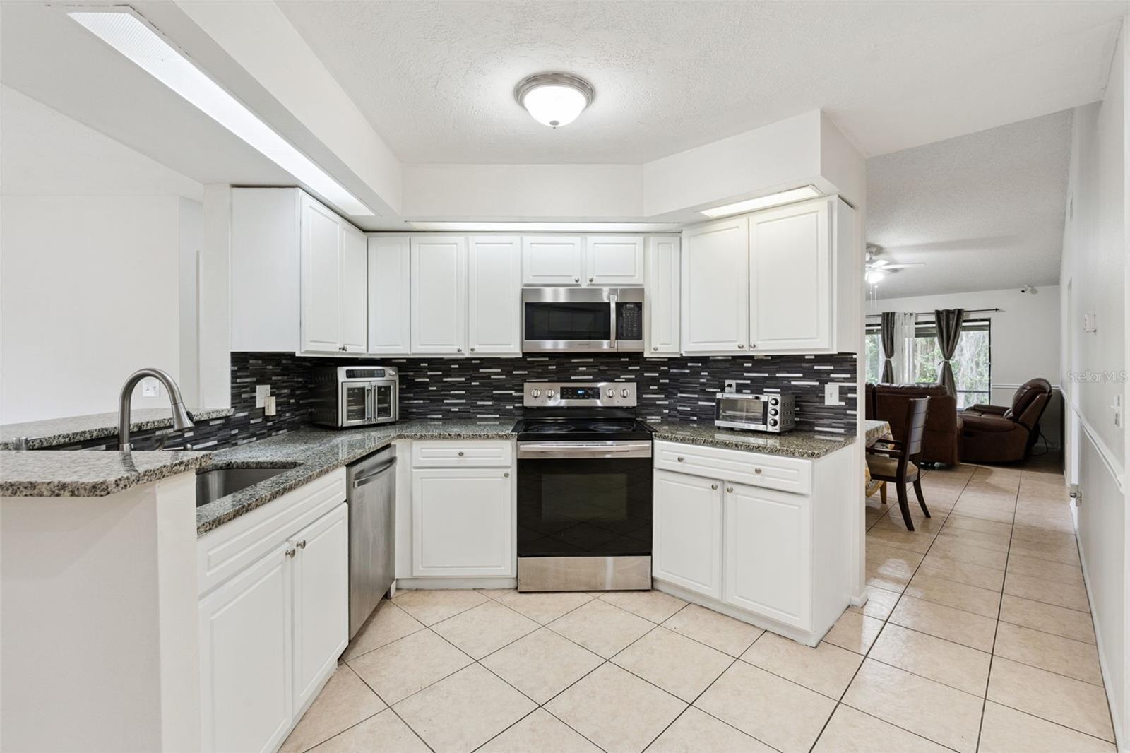 932 OCALA WOODS LN, ORLANDO, FL, 32824