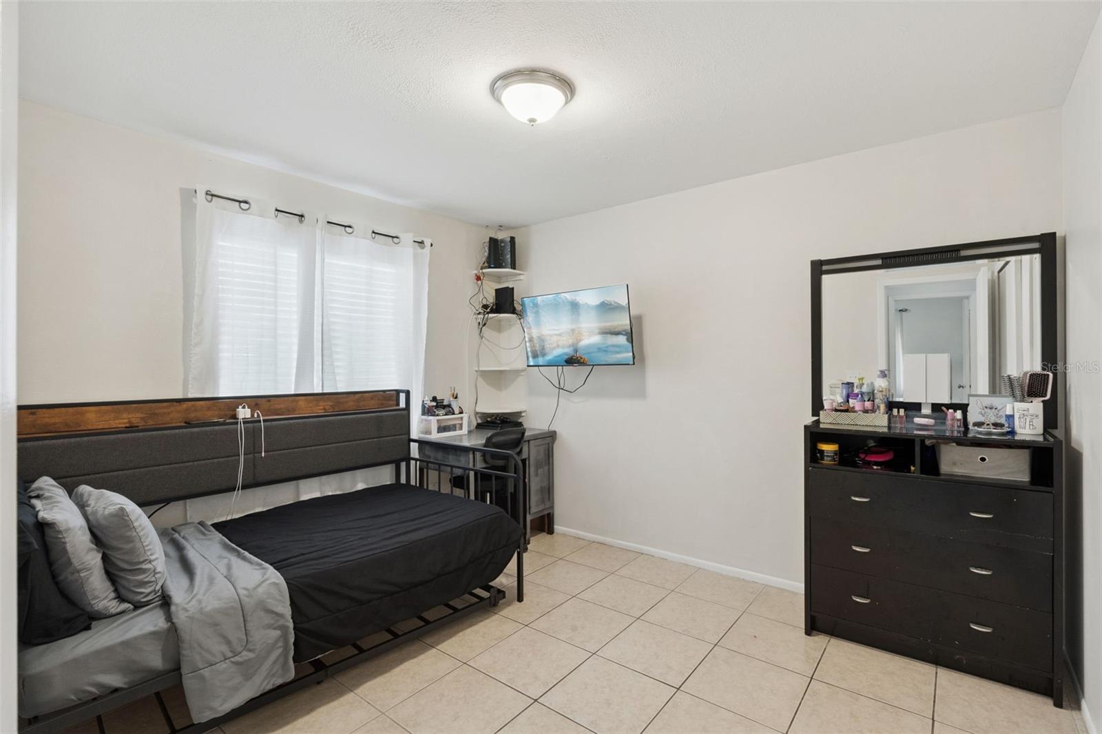 932 OCALA WOODS LN, ORLANDO, FL, 32824