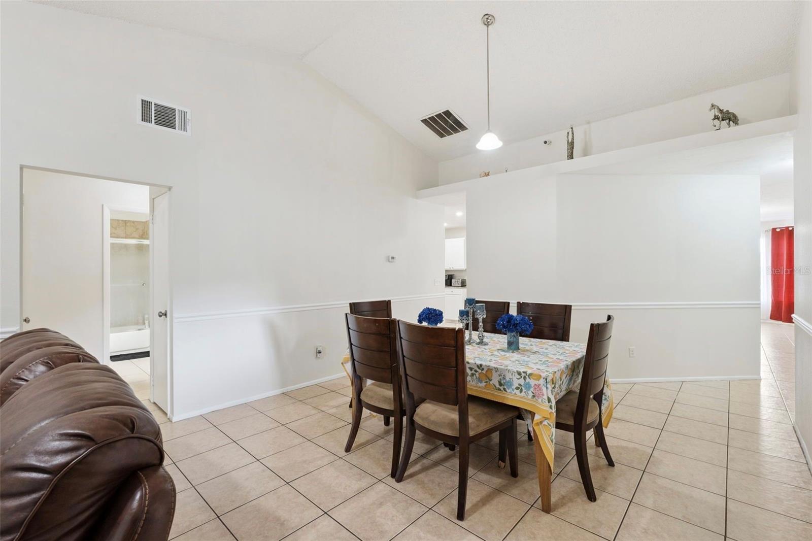 932 OCALA WOODS LN, ORLANDO, FL, 32824